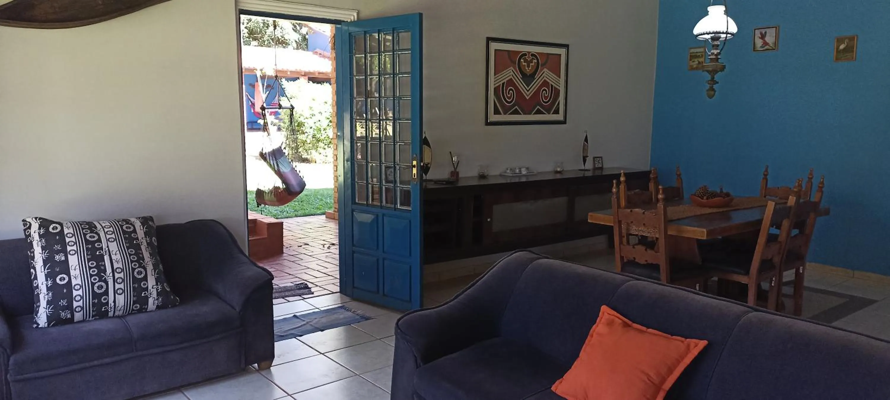 Communal lounge/ TV room in Pousada Canto dos Passaros