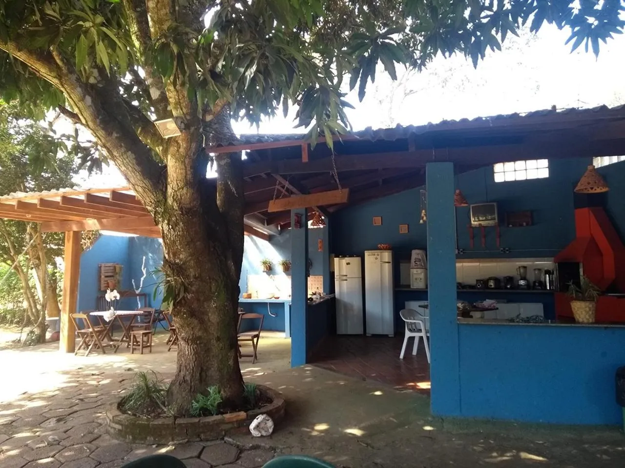 Communal kitchen in Pousada Canto dos Passaros