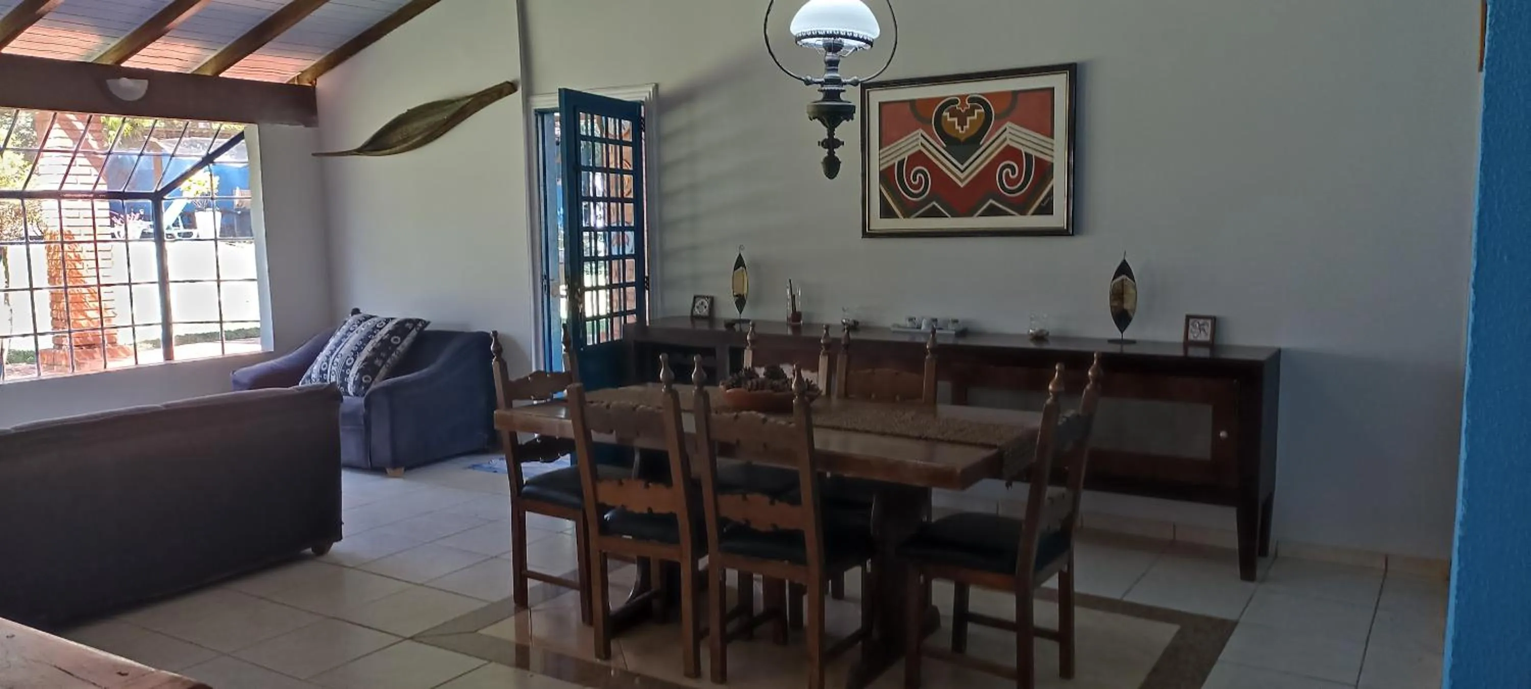 Communal lounge/ TV room in Pousada Canto dos Passaros