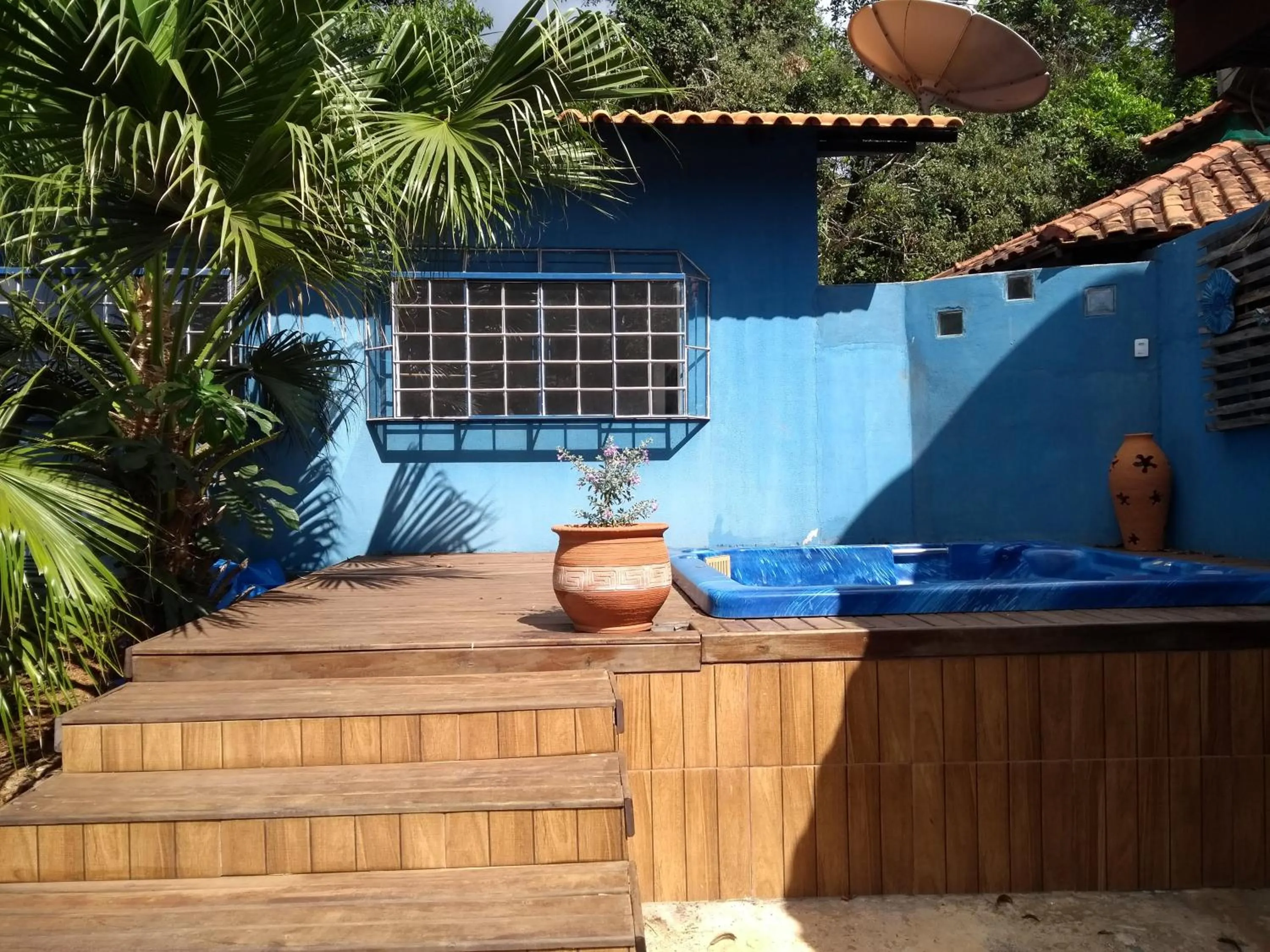 Hot Tub in Pousada Canto dos Passaros