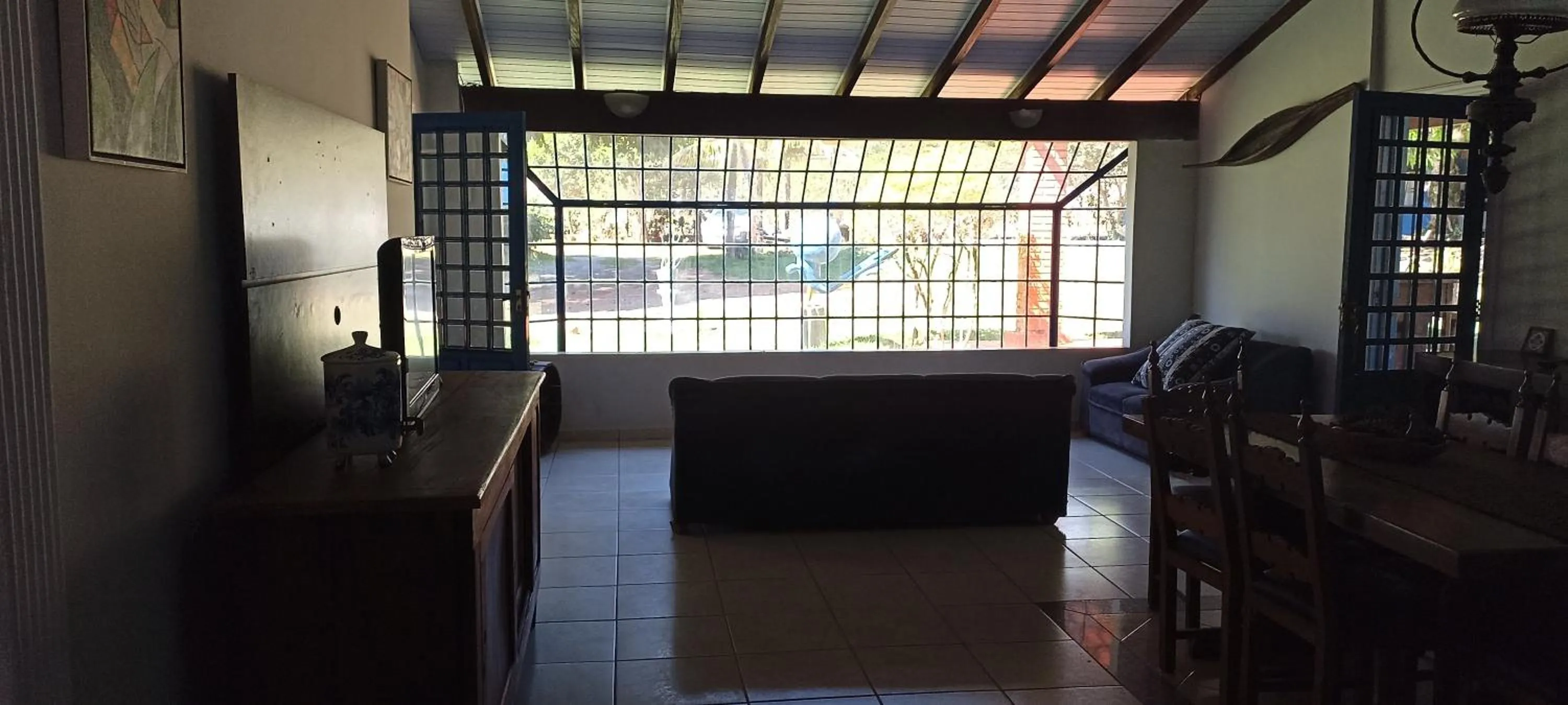 Communal lounge/ TV room in Pousada Canto dos Passaros