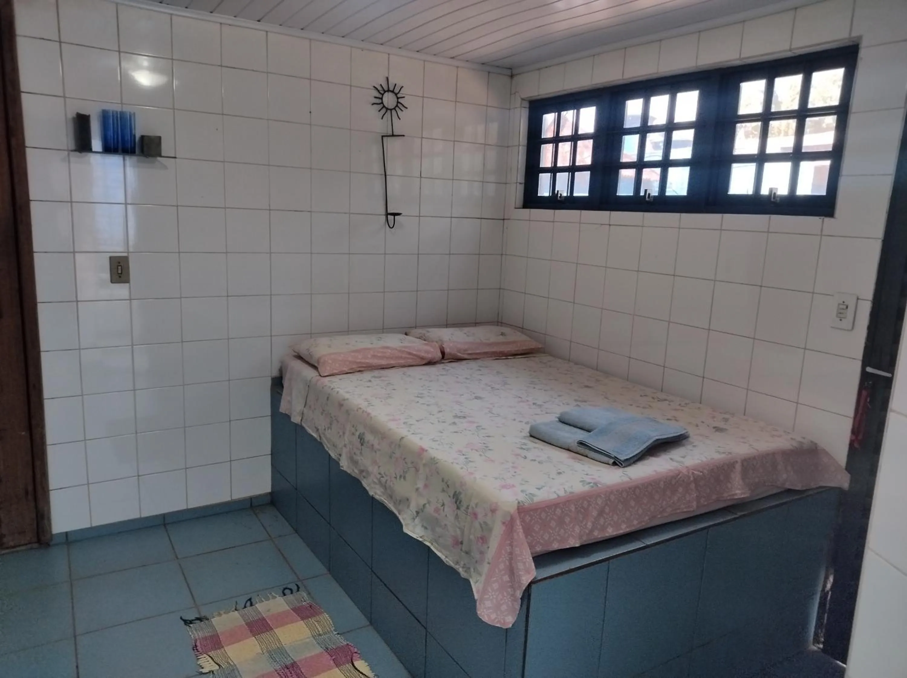 Property building, Bed in Pousada Canto dos Passaros