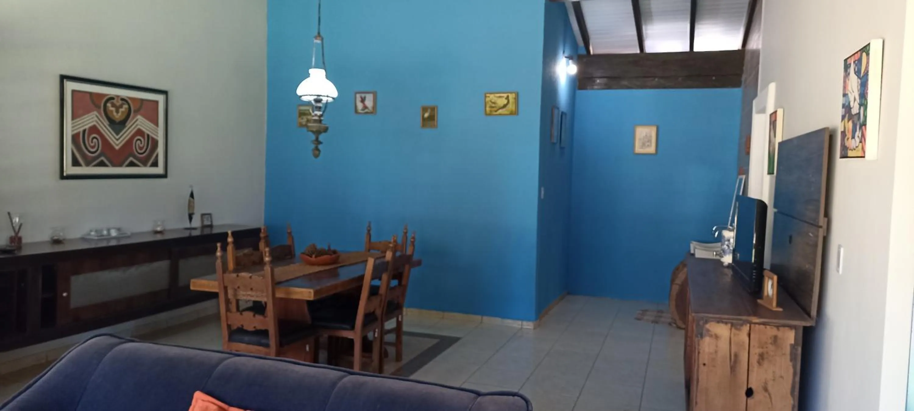 Communal lounge/ TV room in Pousada Canto dos Passaros