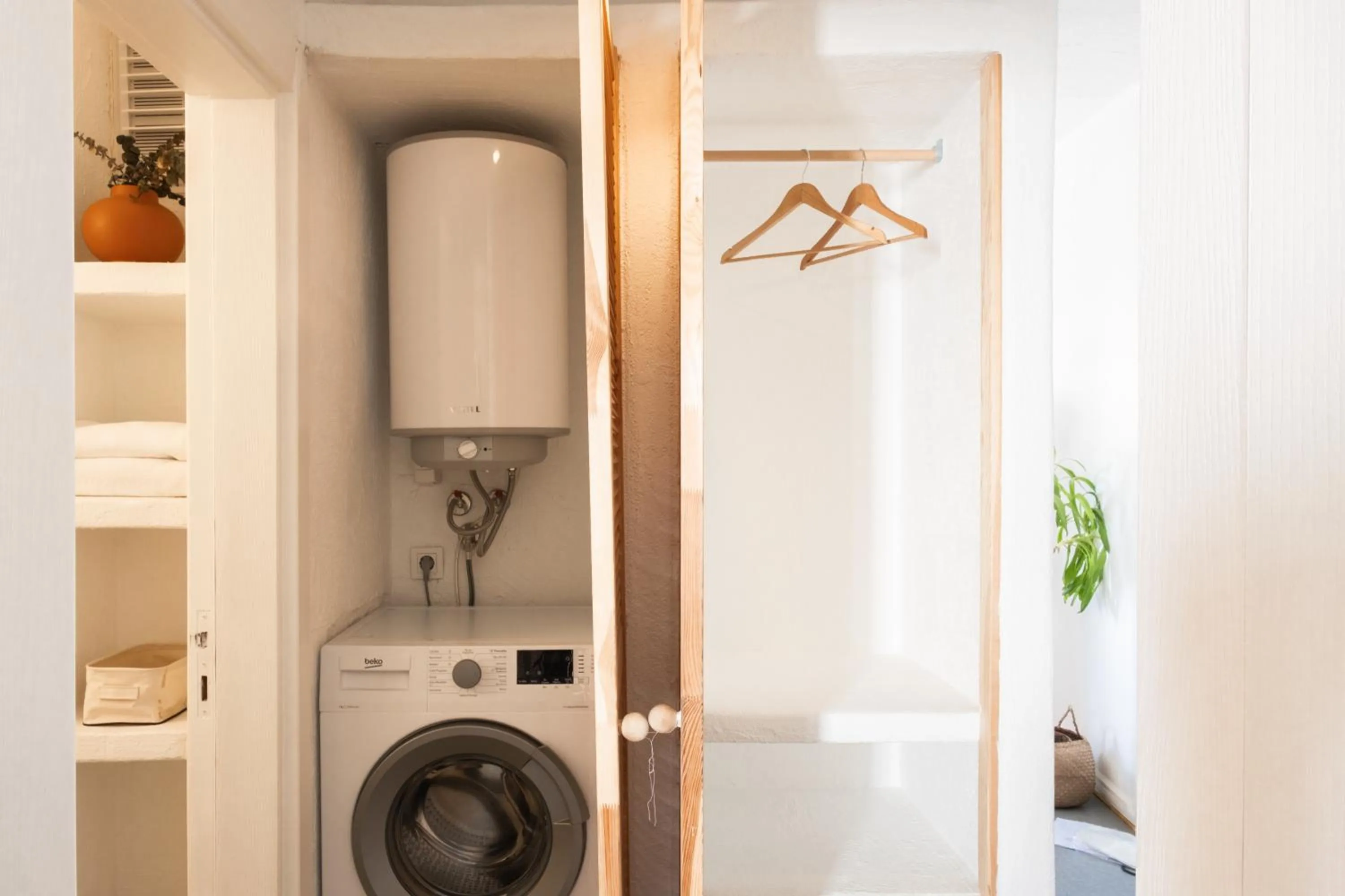 washing machine in L'olive homes