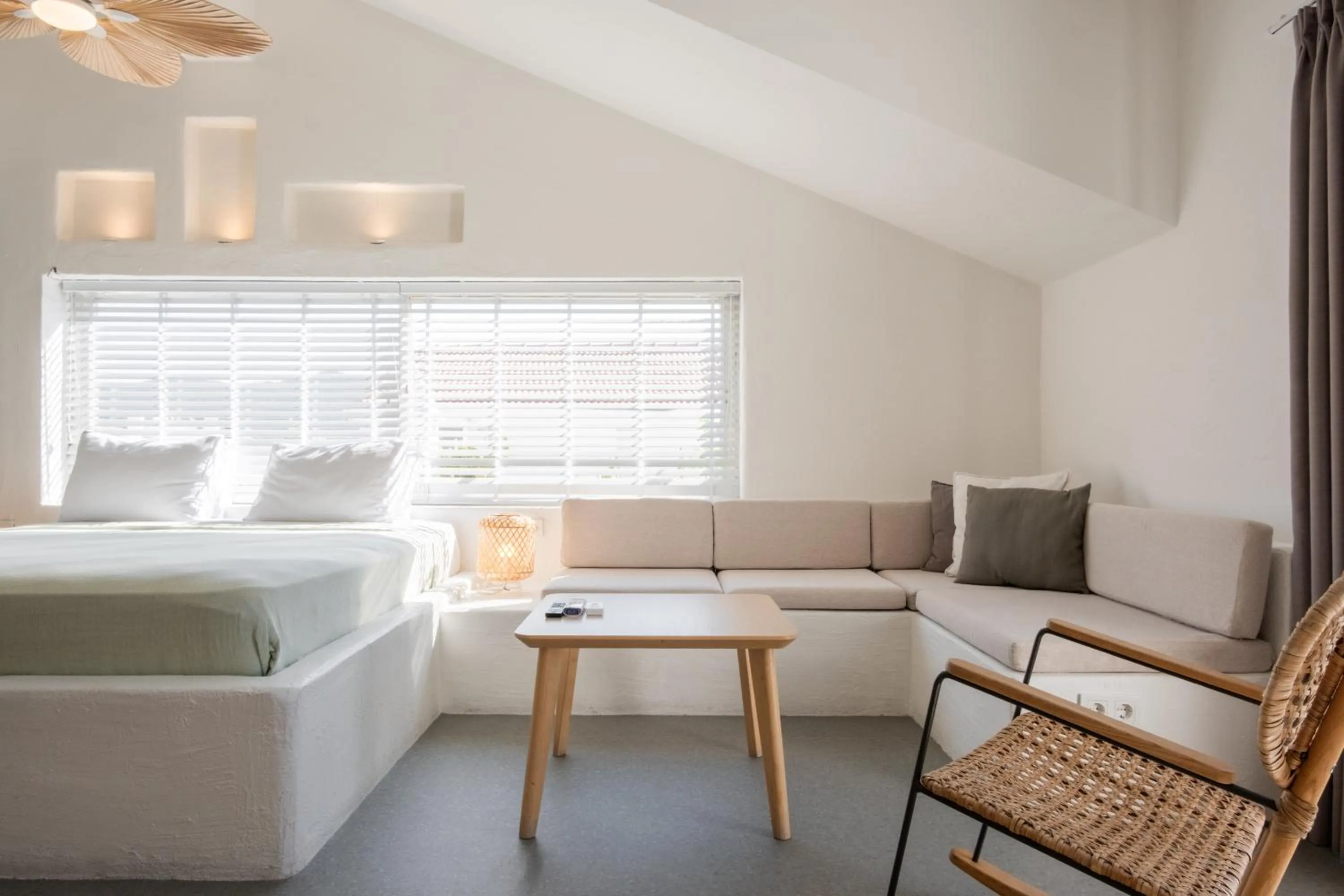 Seating area, Bed in L'olive homes