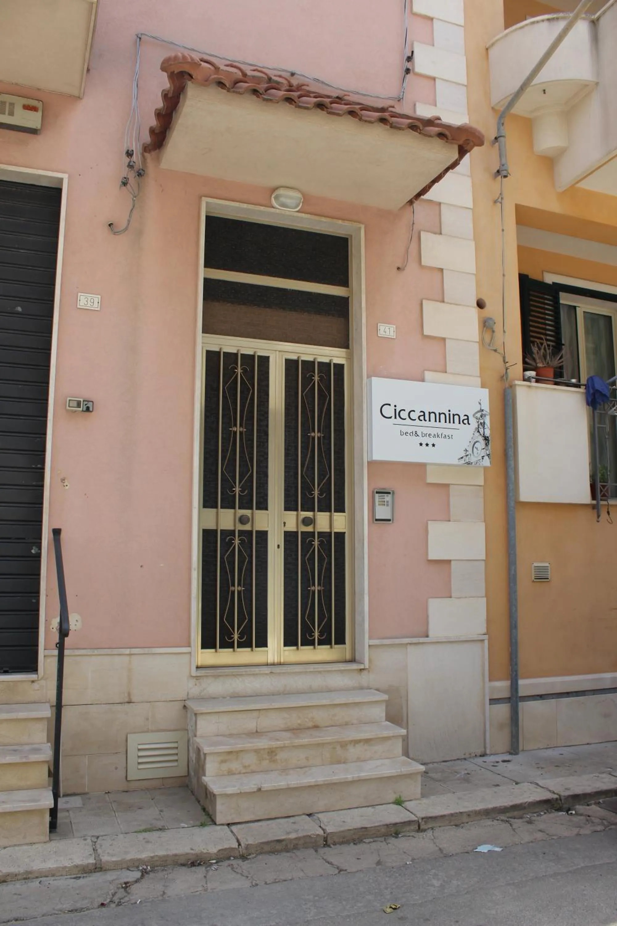 Facade/entrance in B&B Ciccannina