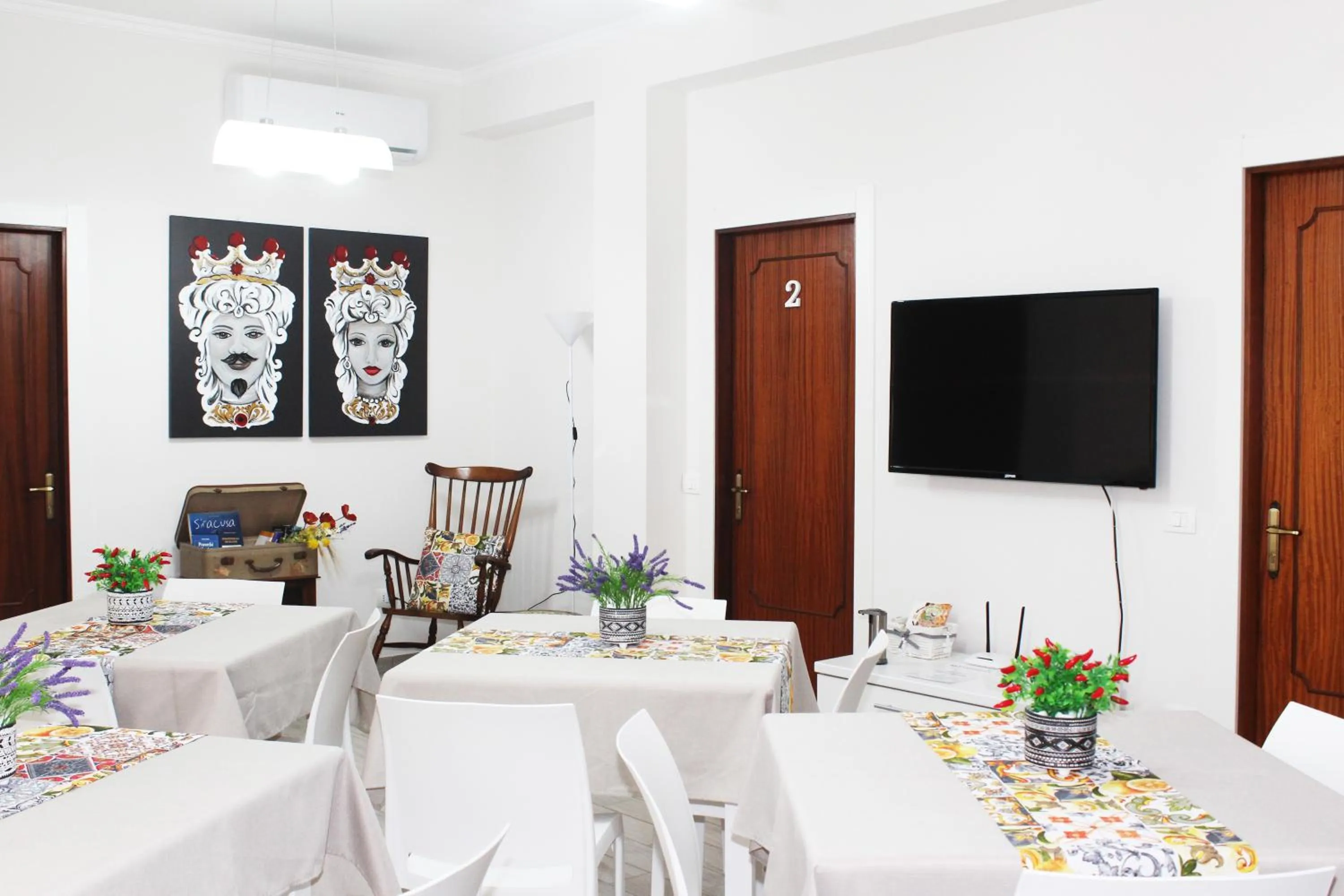 Communal lounge/ TV room in B&B Ciccannina