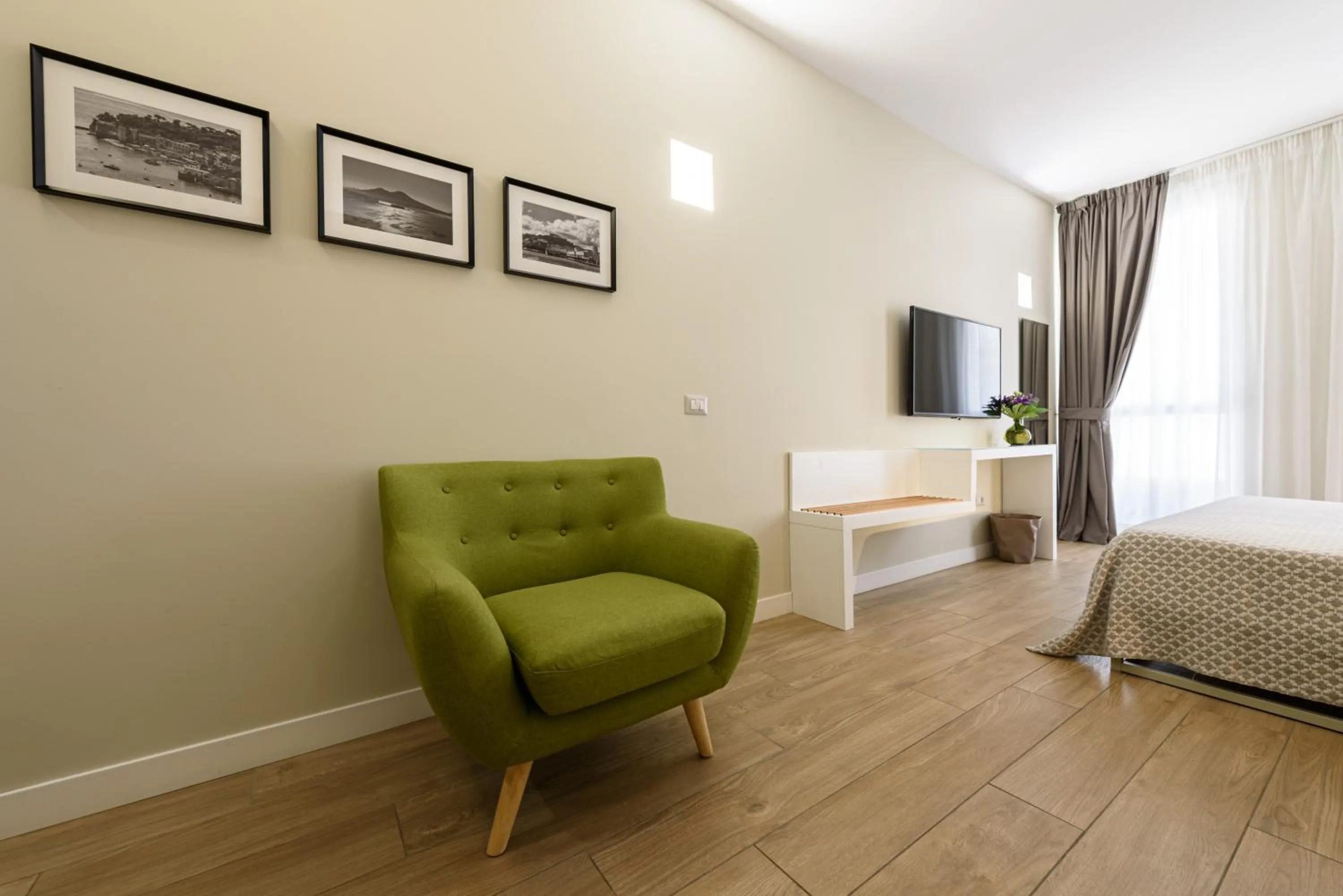 TV and multimedia, Bed in CasAlice B&B Napoli