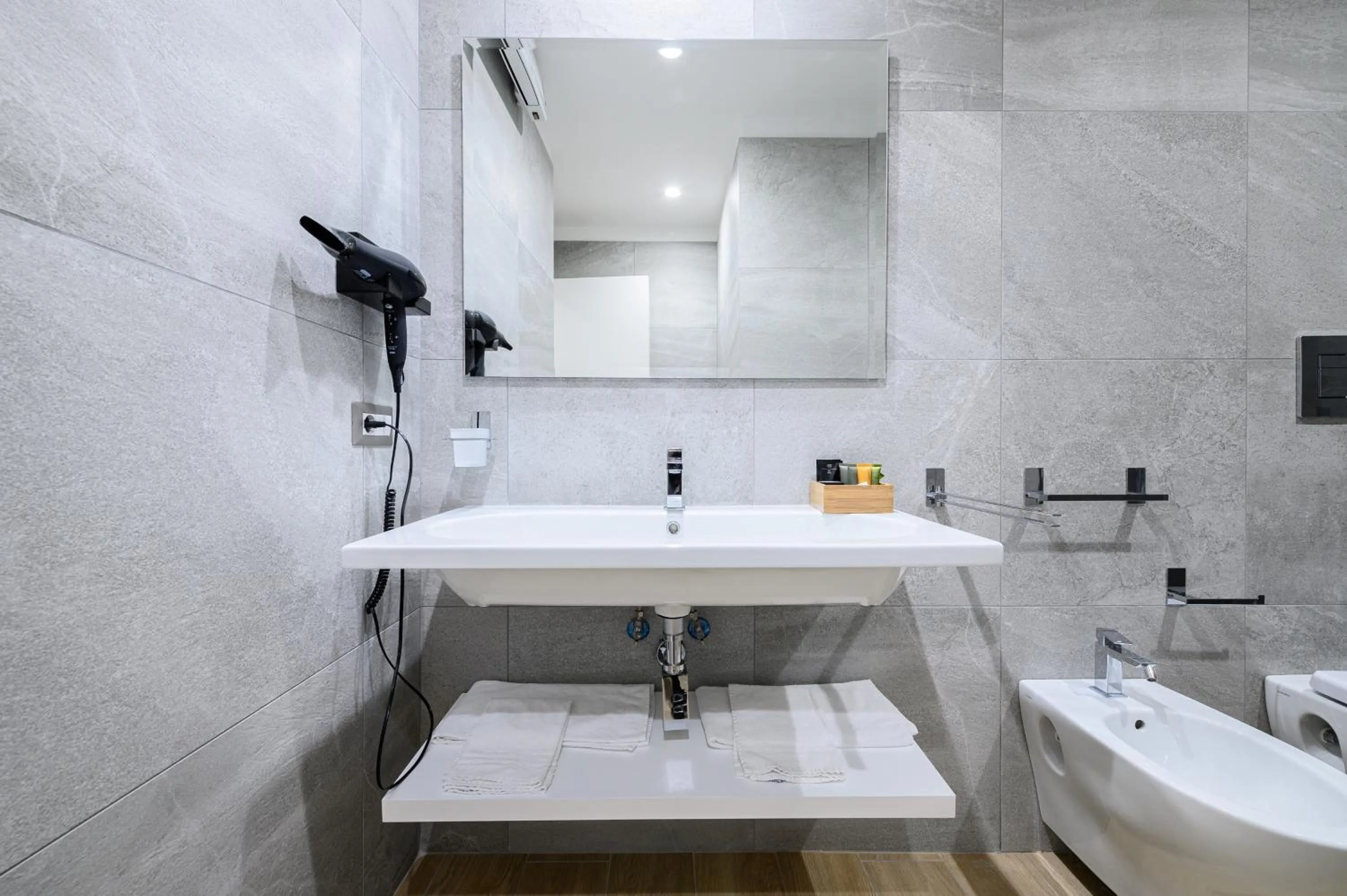 Toilet, Bathroom in CasAlice B&B Napoli