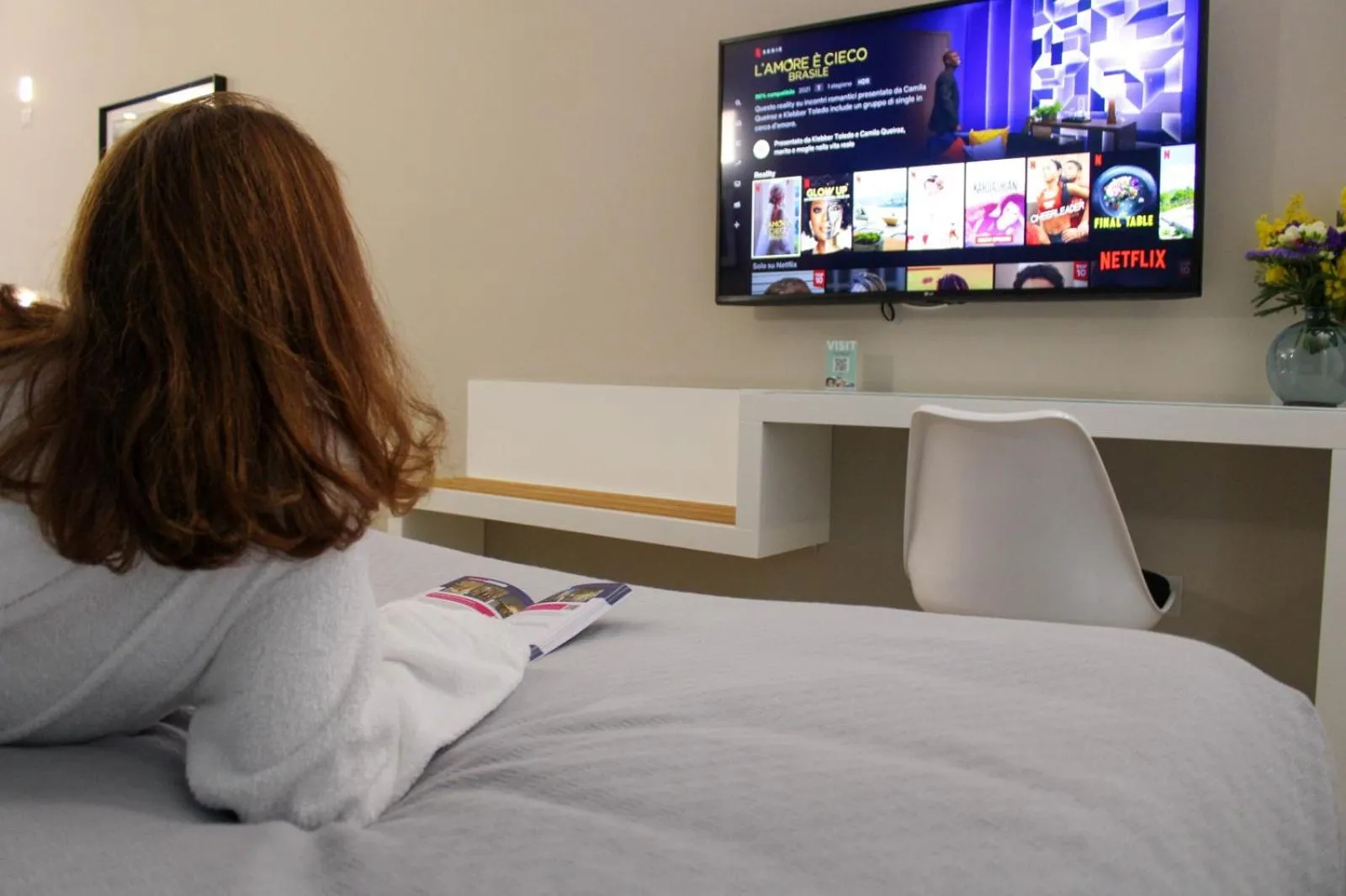 TV and multimedia, Bed in CasAlice B&B Napoli