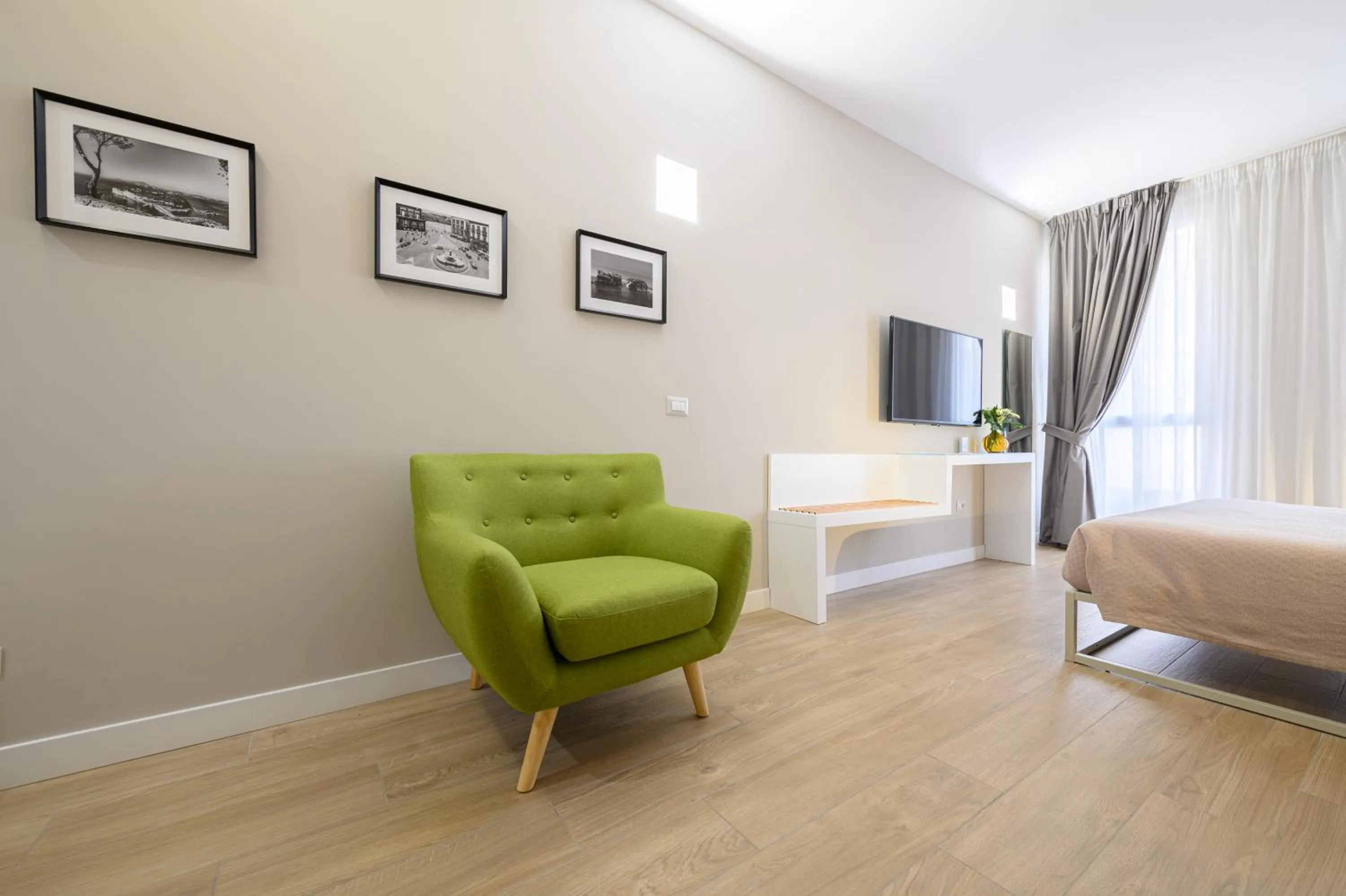 TV and multimedia, Bed in CasAlice B&B Napoli