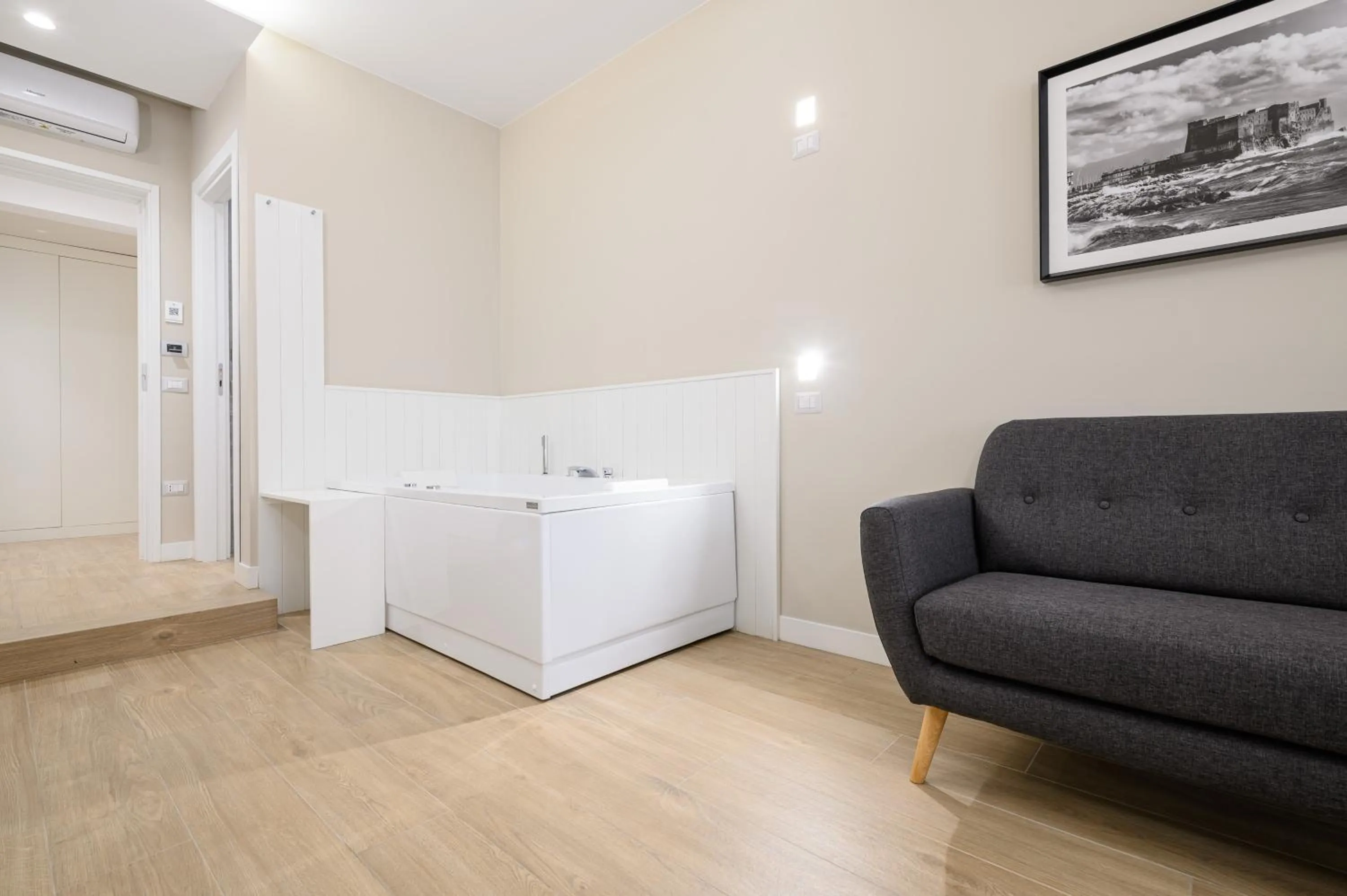 Hot Tub, Bed in CasAlice B&B Napoli