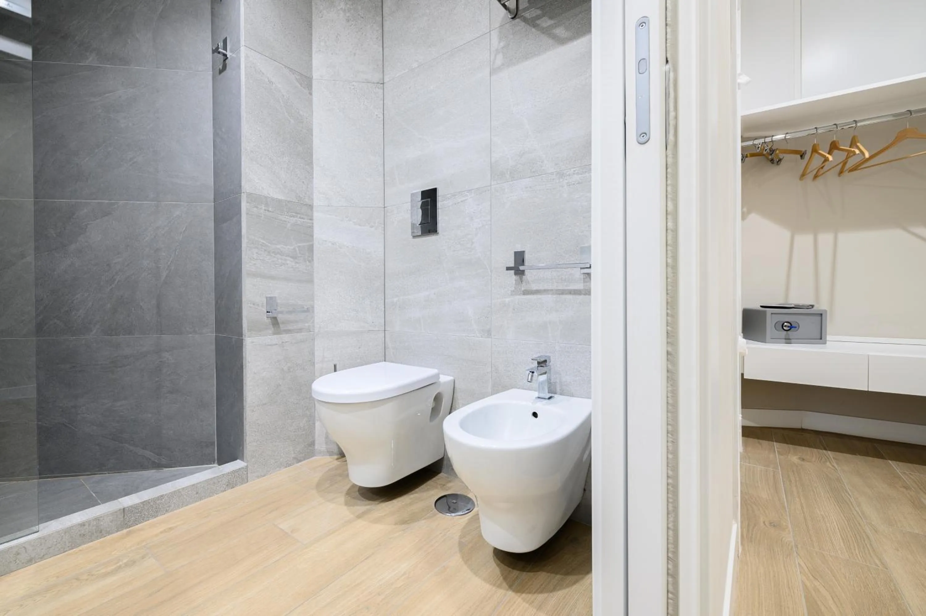 Shower, Bathroom in CasAlice B&B Napoli