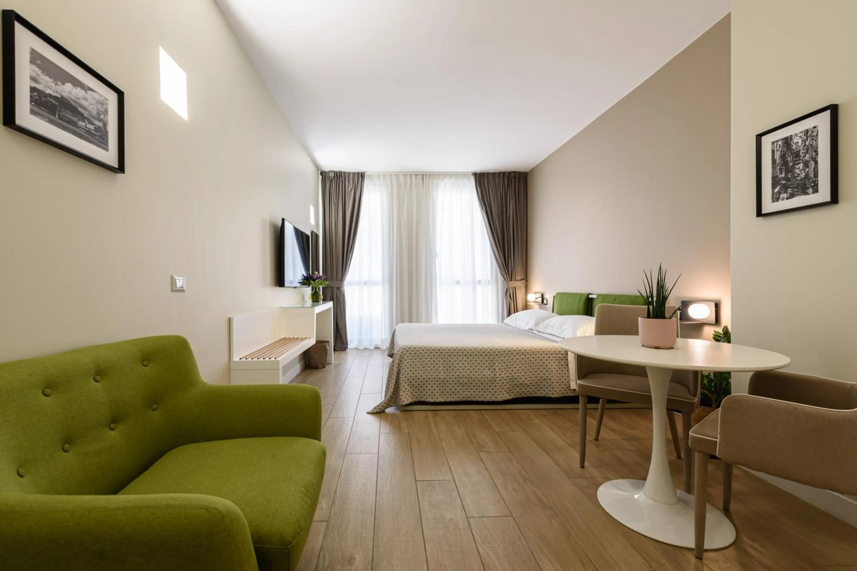 TV and multimedia, Bed in CasAlice B&B Napoli