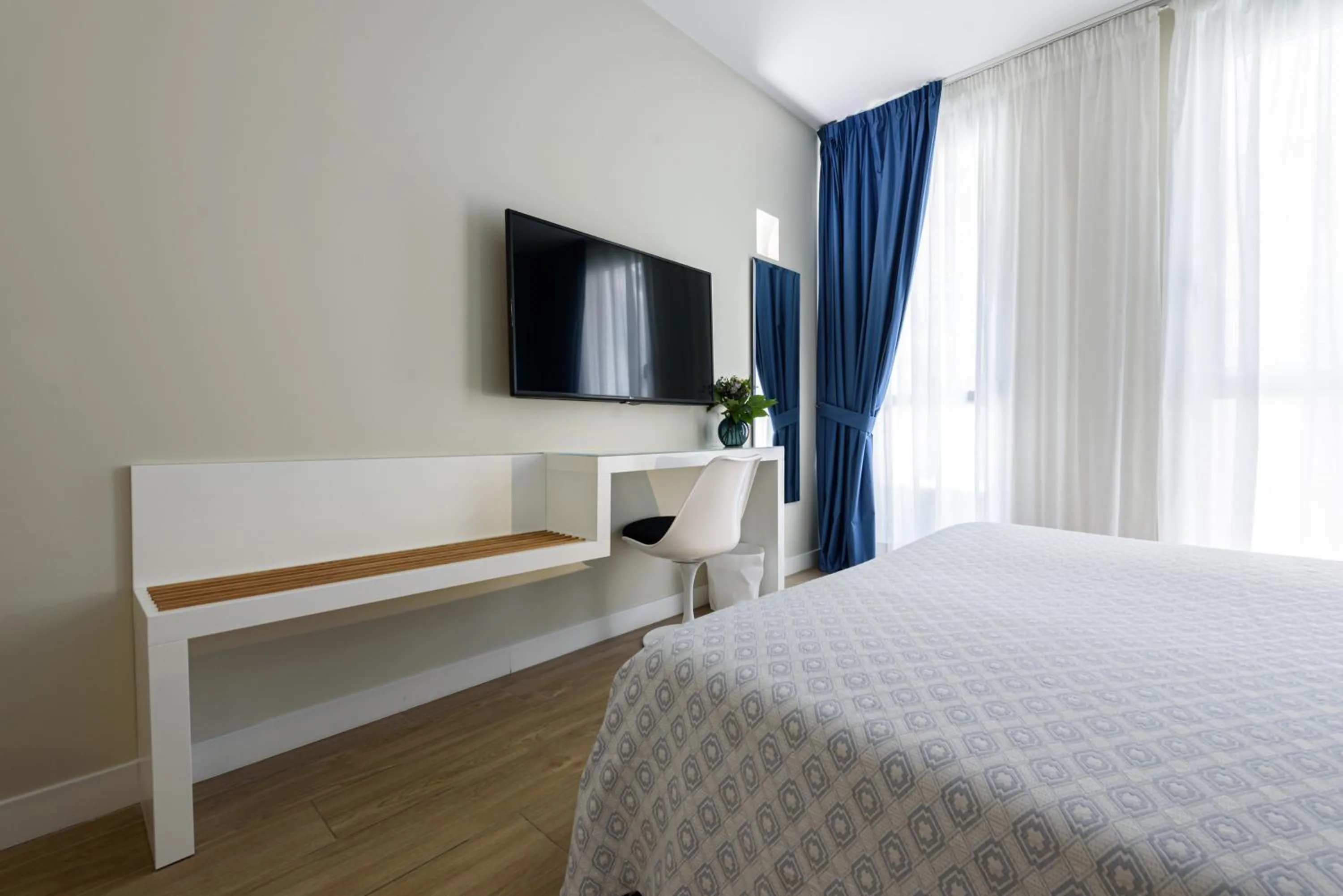 TV and multimedia, Bed in CasAlice B&B Napoli