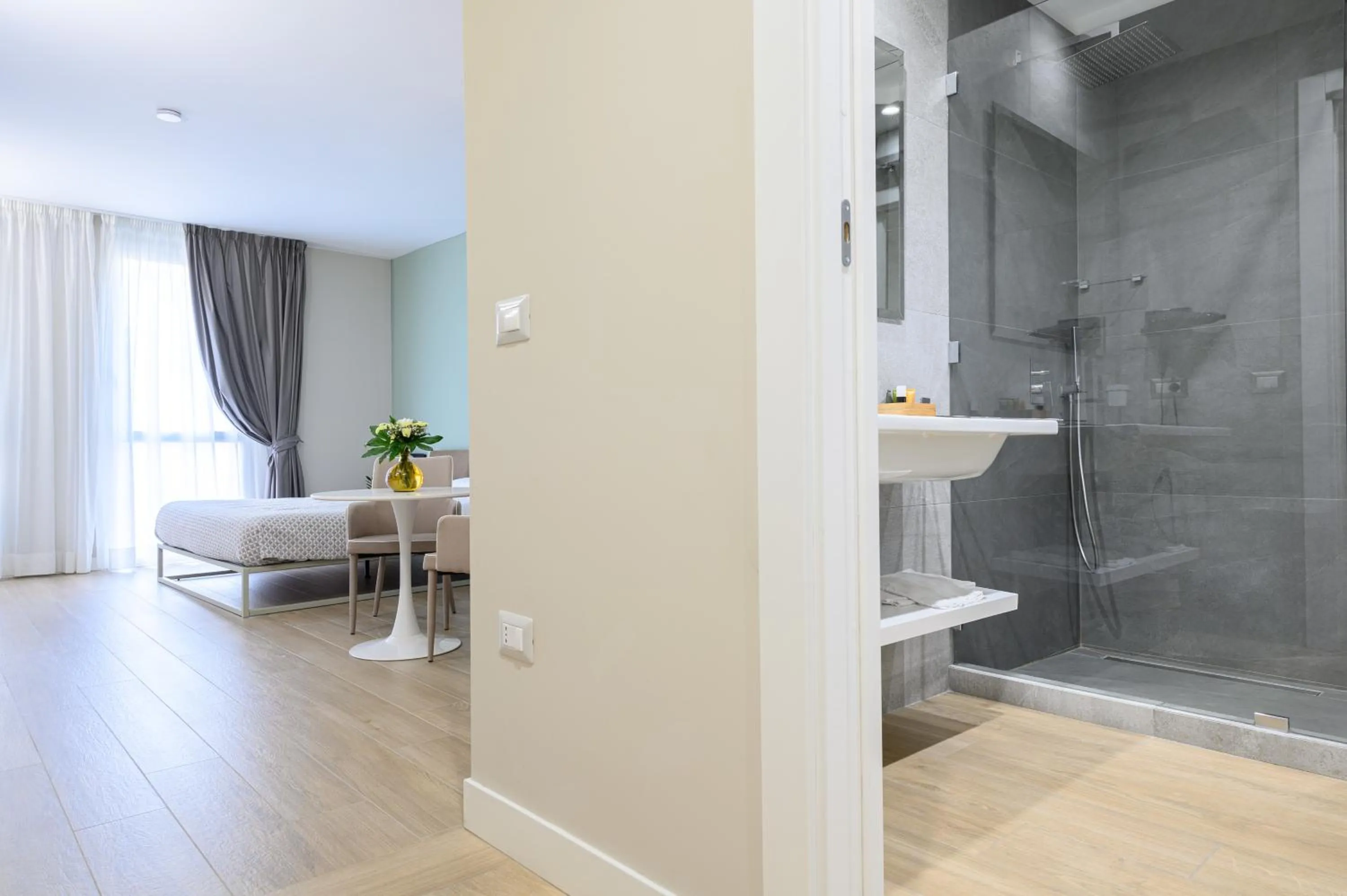 Shower, Bathroom in CasAlice B&B Napoli