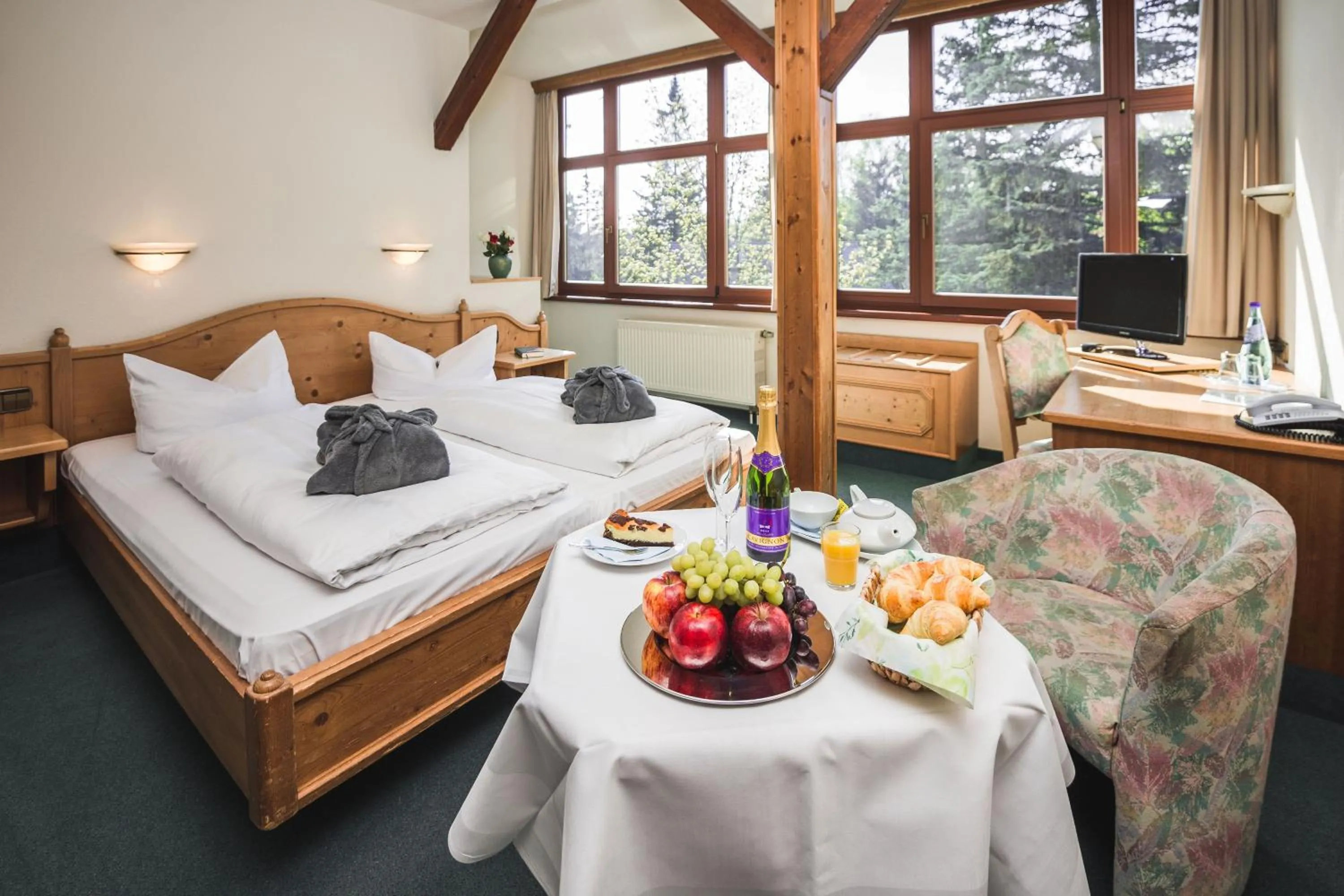 Bed in Berghotel Friedrichshöhe - Sauna, Pool & Natur