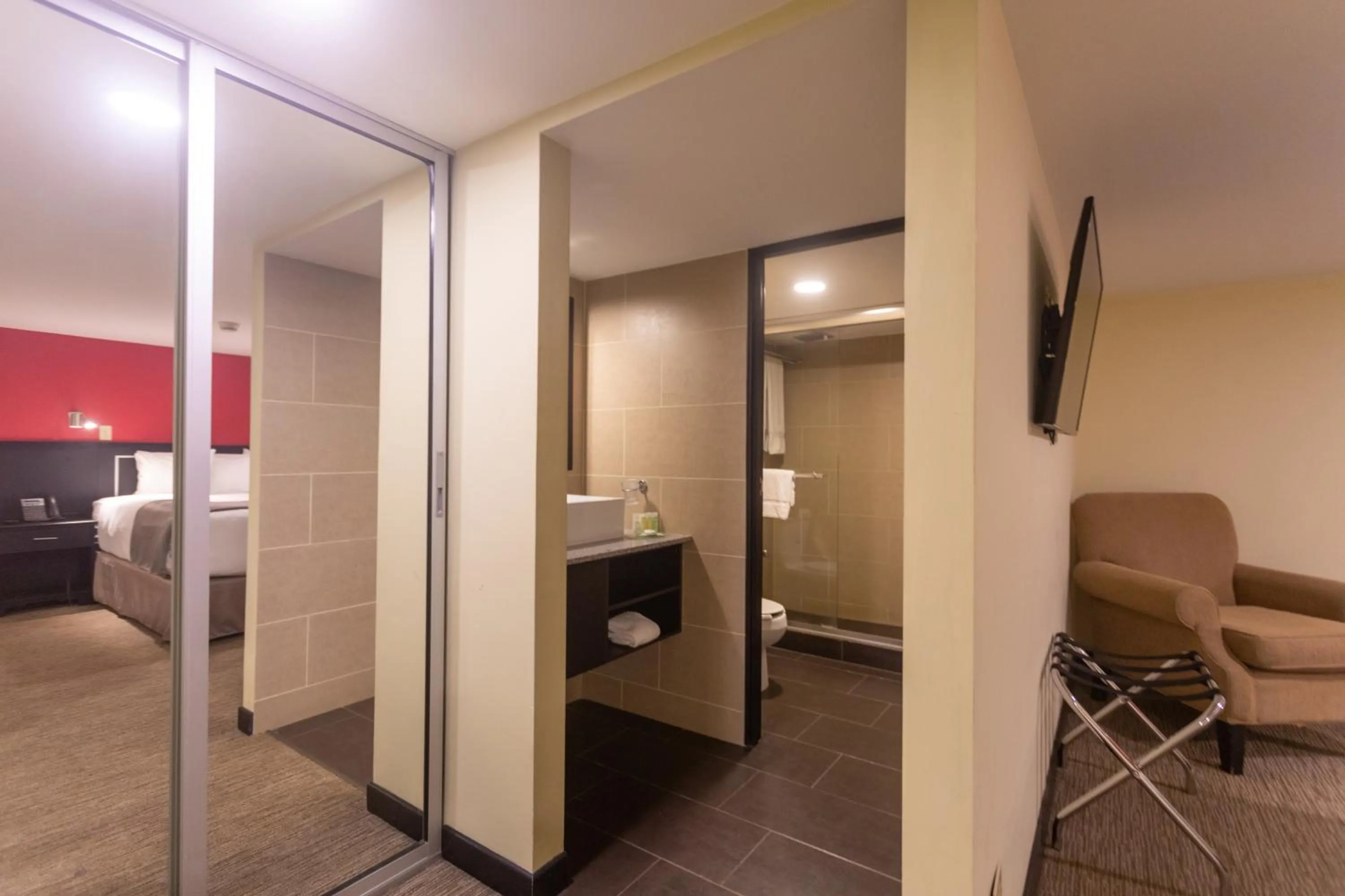 Urban Green Hotel & Suites