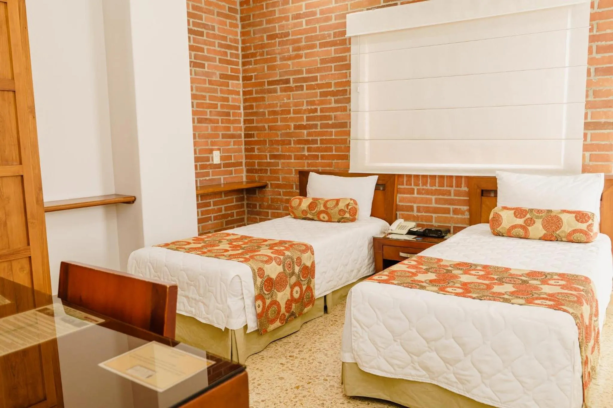 Photo of the whole room, Bed in HOTEL OSCAR Tradición
