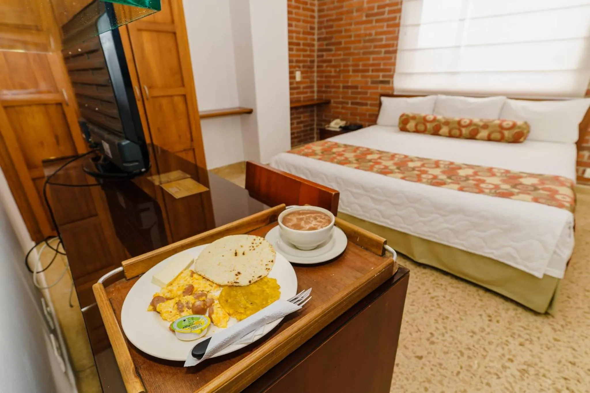 Breakfast, Bed in HOTEL OSCAR Tradición