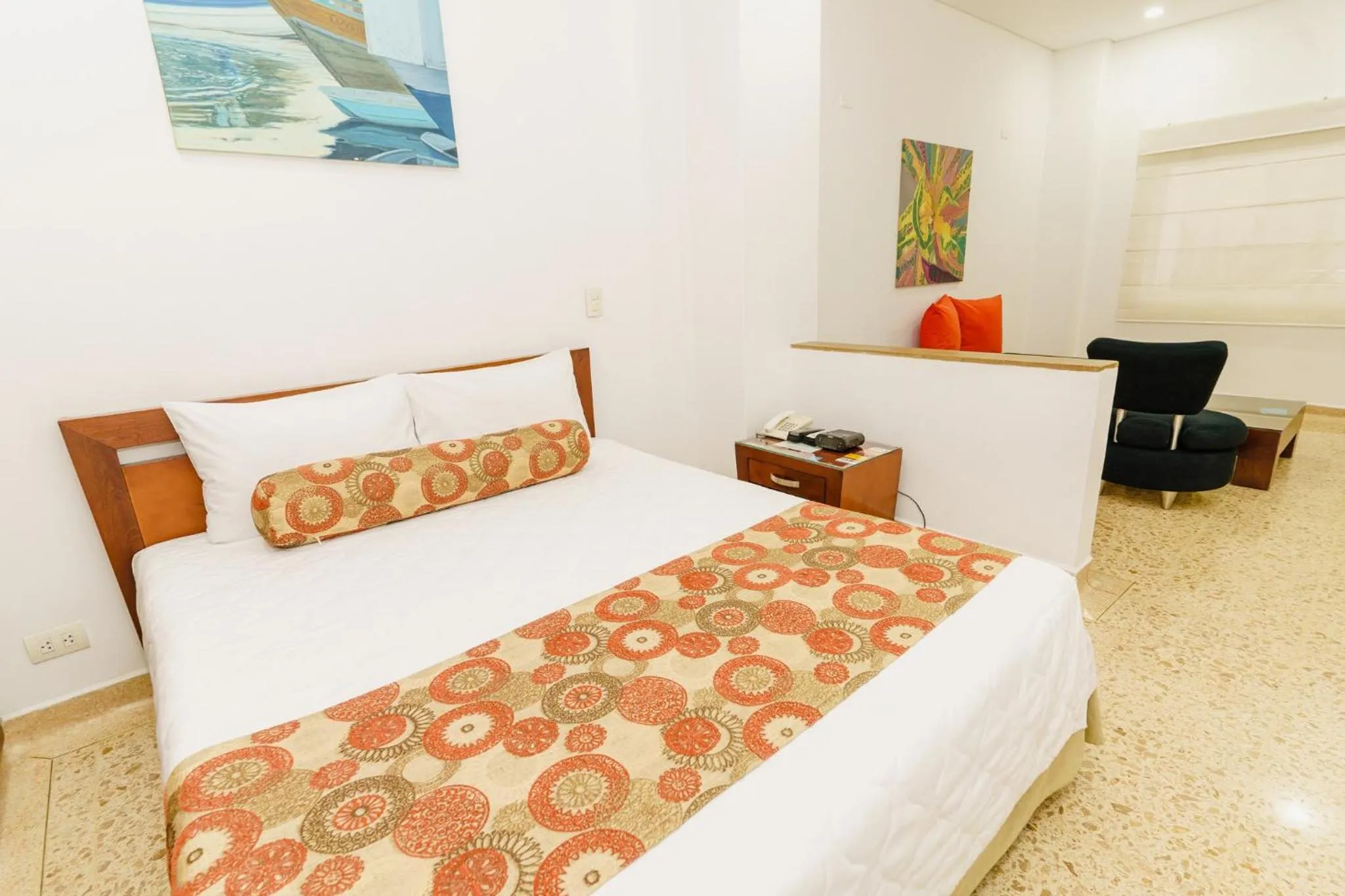 Photo of the whole room, Bed in HOTEL OSCAR Tradición