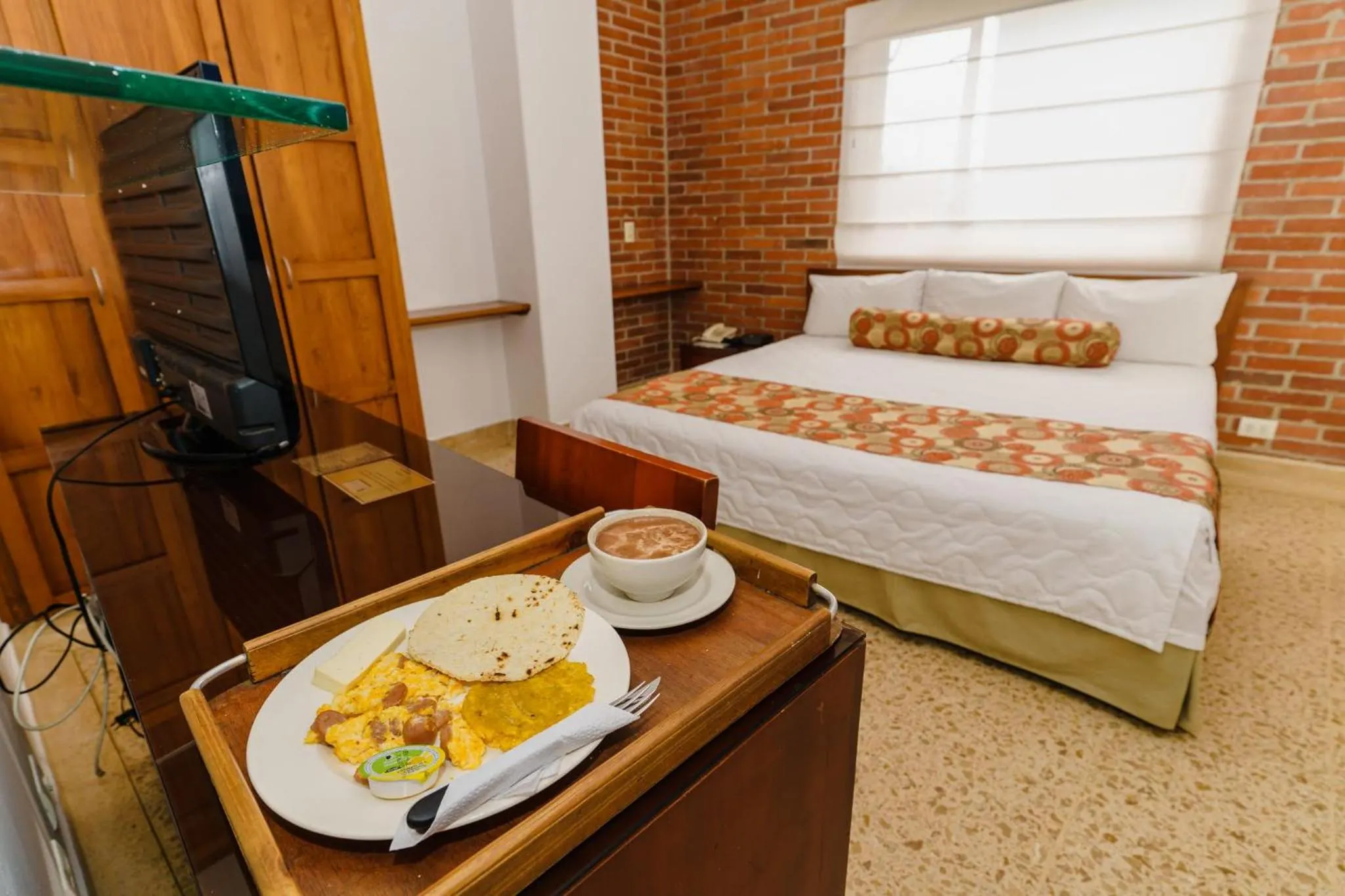 Breakfast, Bed in HOTEL OSCAR Tradición