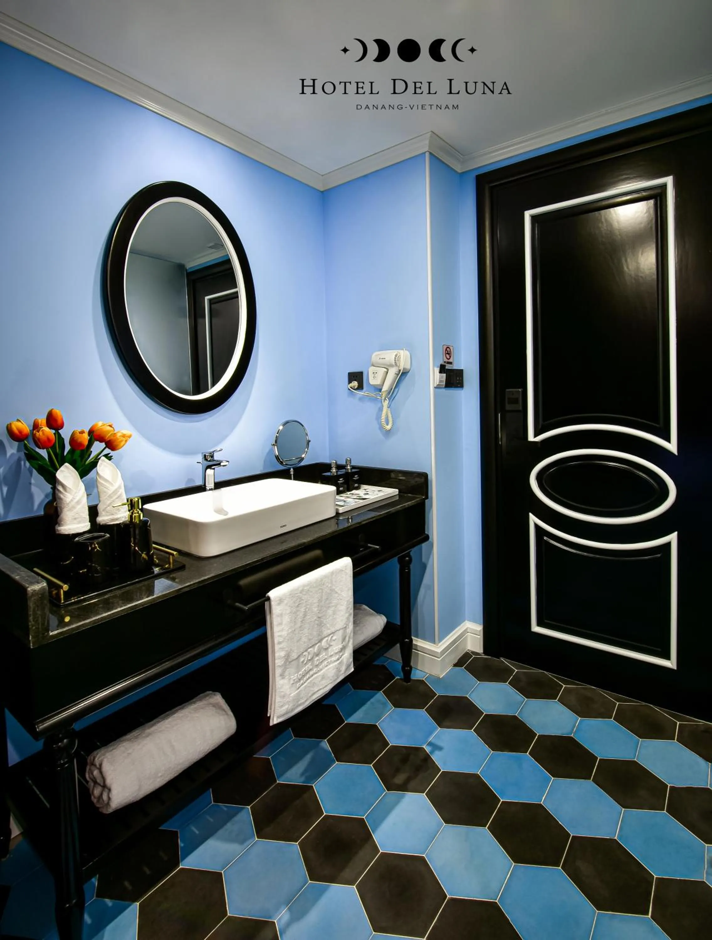 Toilet in Hotel Del Luna Boutique