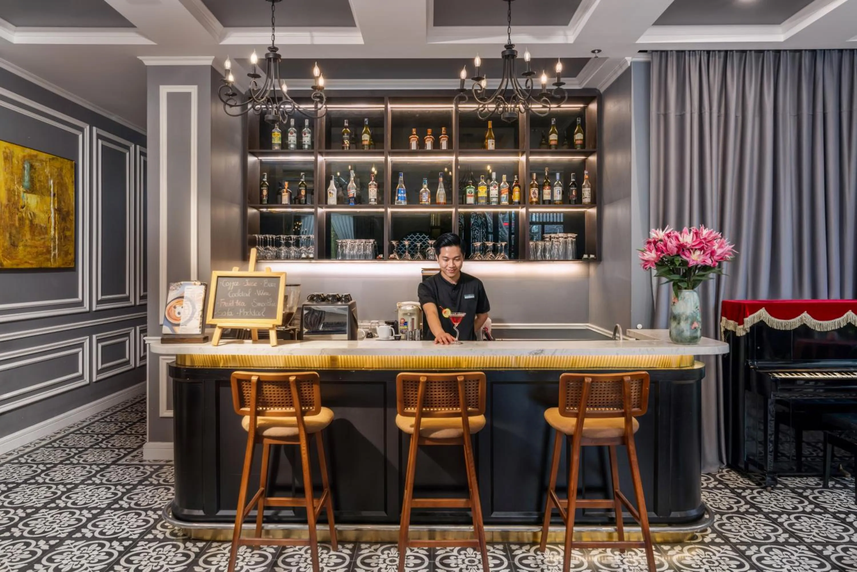 Lounge or bar in Hotel Del Luna Boutique