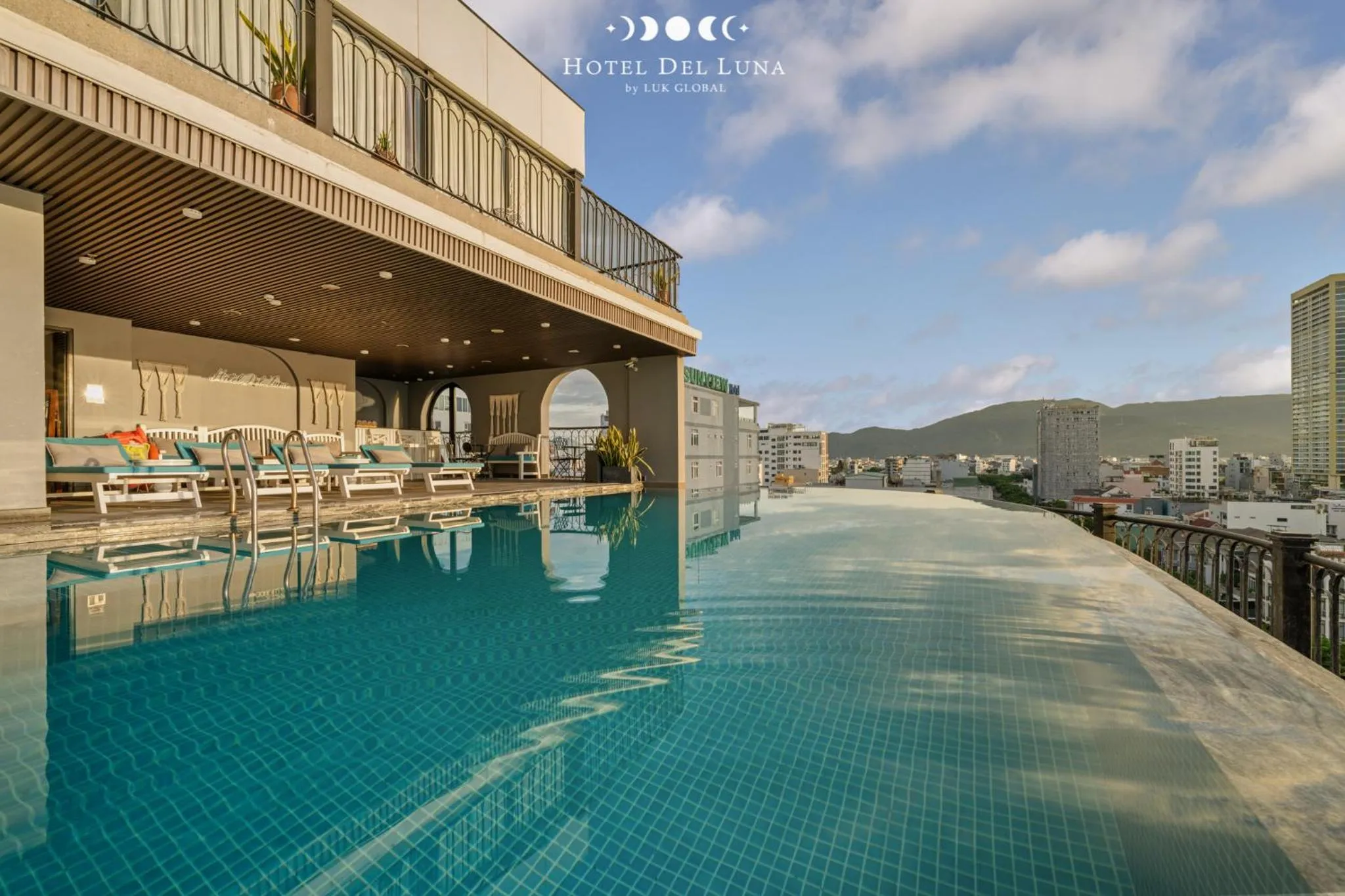 Swimming pool in Hotel Del Luna Boutique