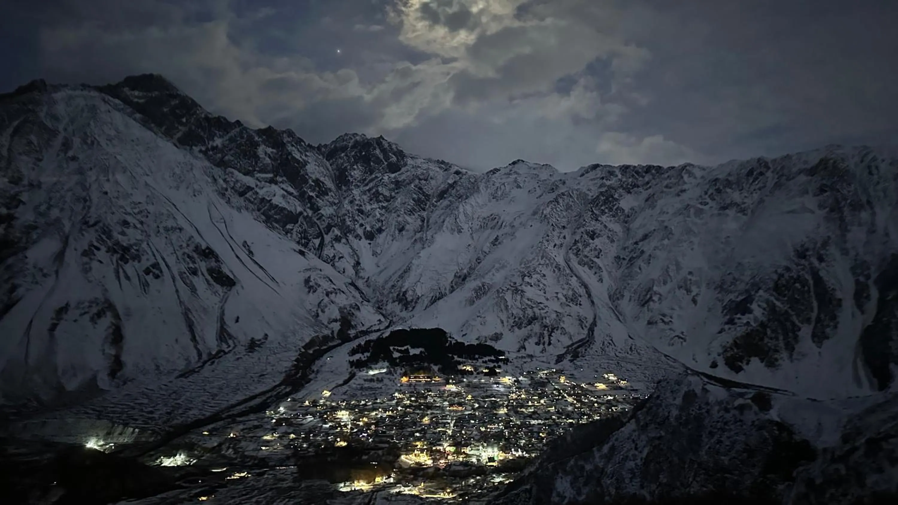 Night in Hotel Axien Kazbegi