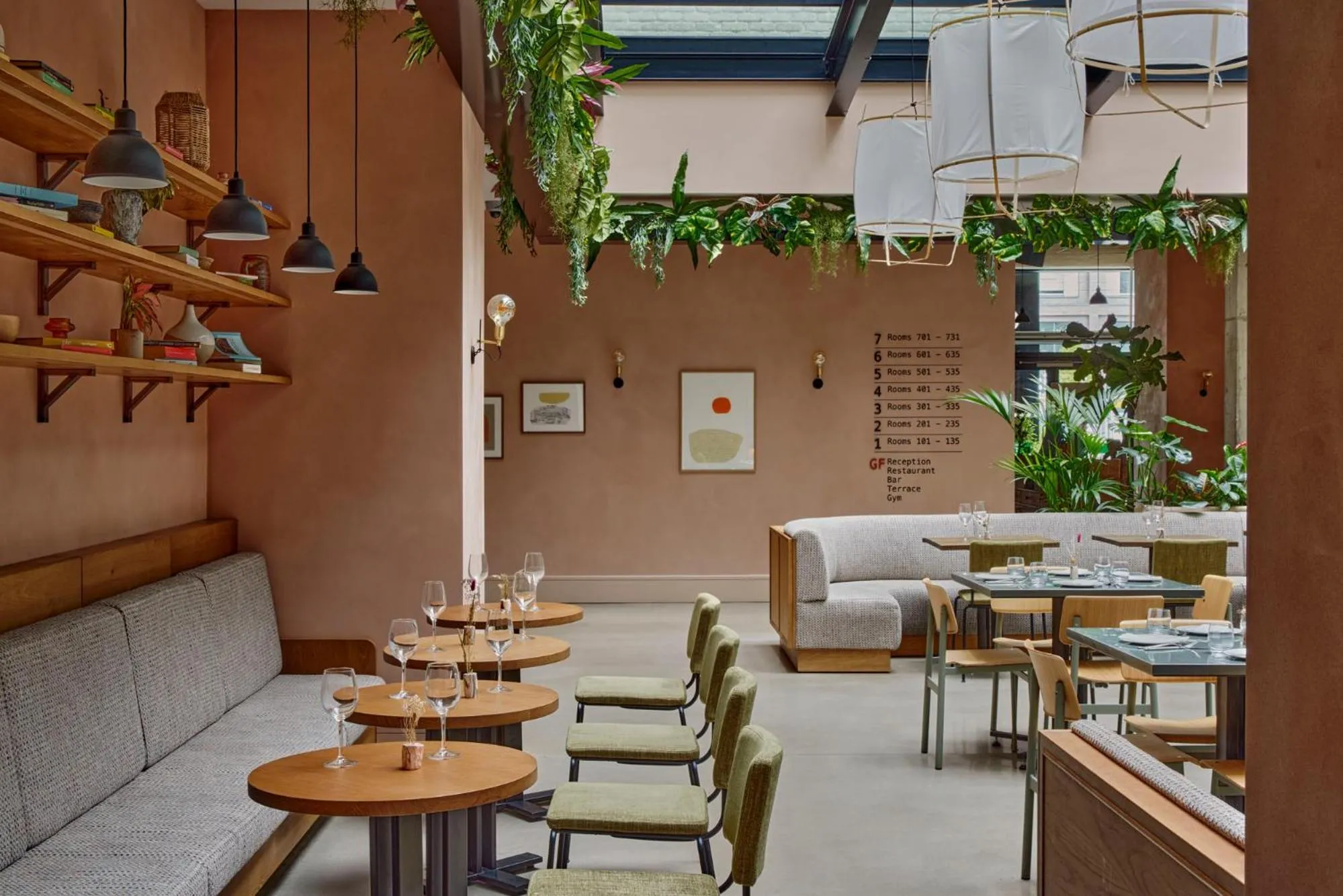 Restaurant/places to eat in Beckett Locke