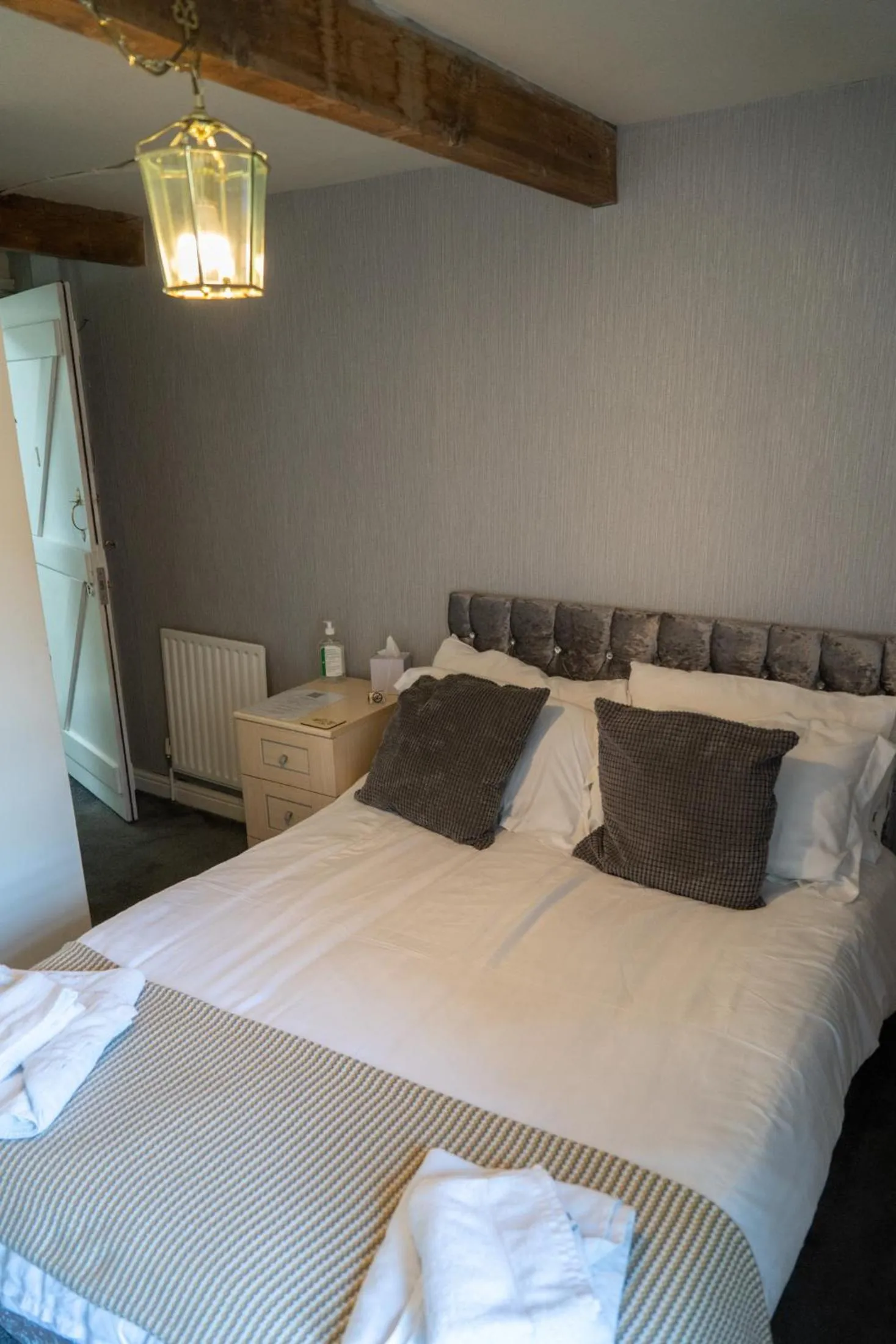 Bedroom, Bed in The White Horse Inn