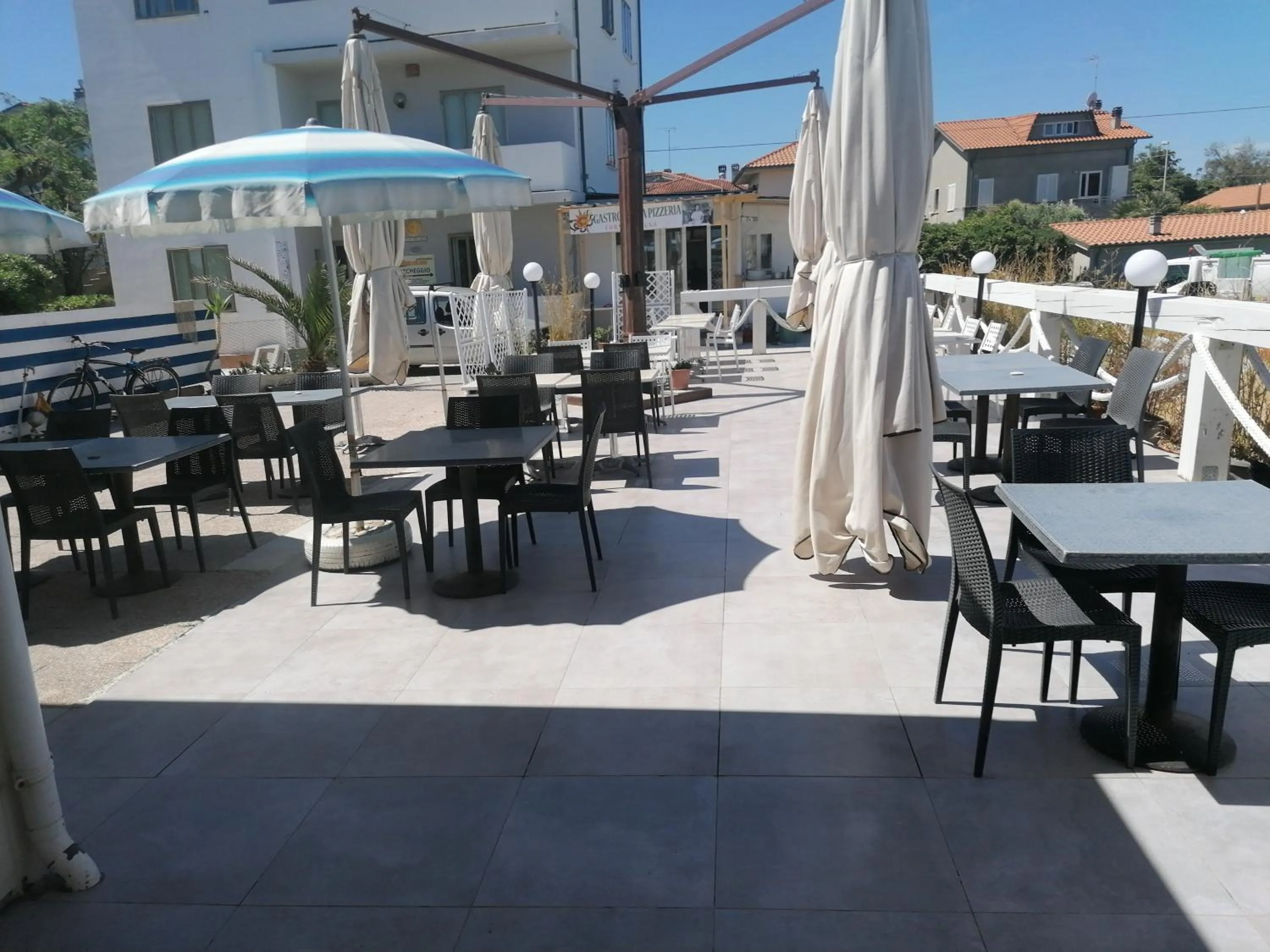 Restaurant/places to eat in chalet del sole