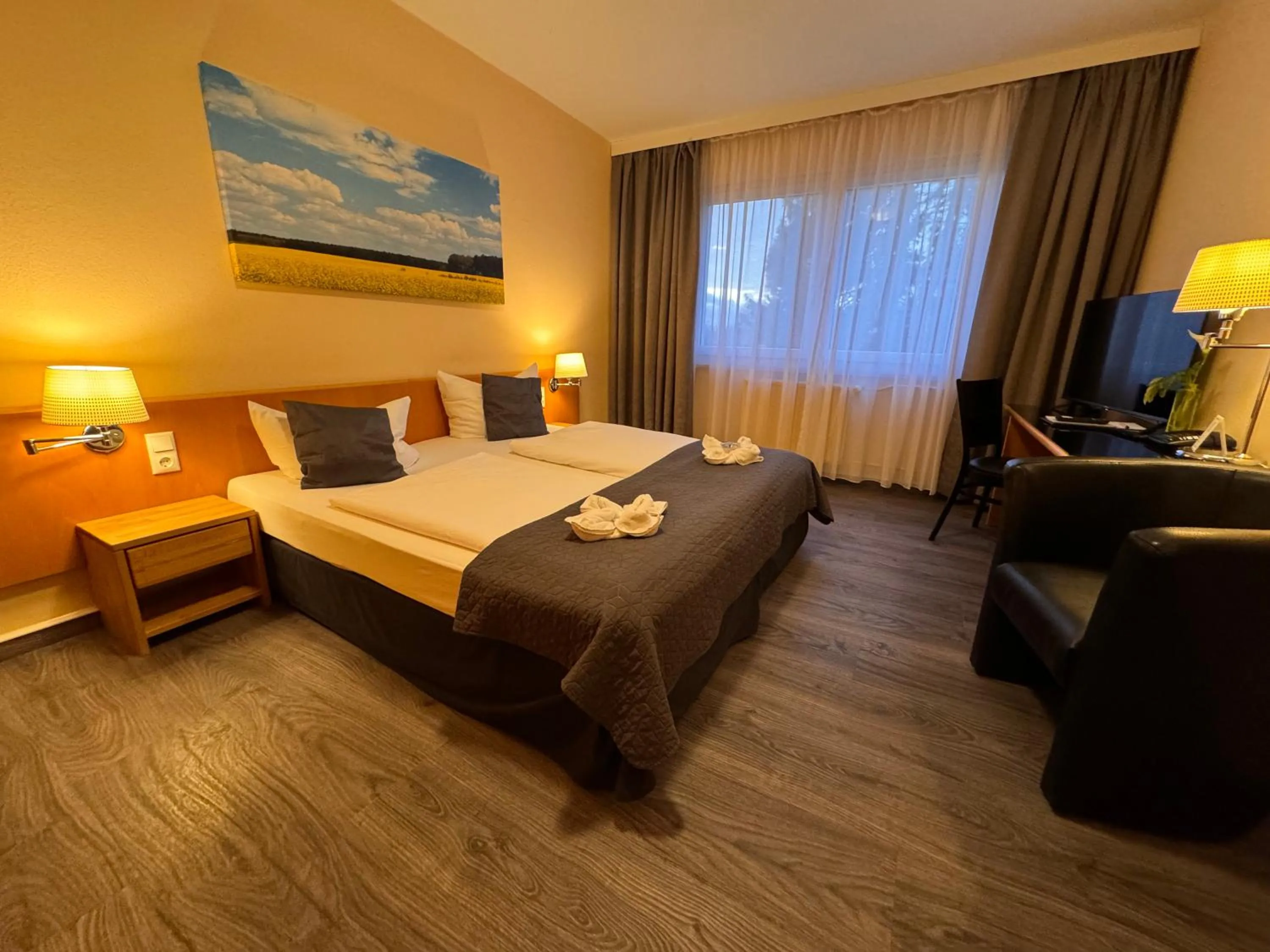 Photo of the whole room, Bed in Hotel am Tierpark