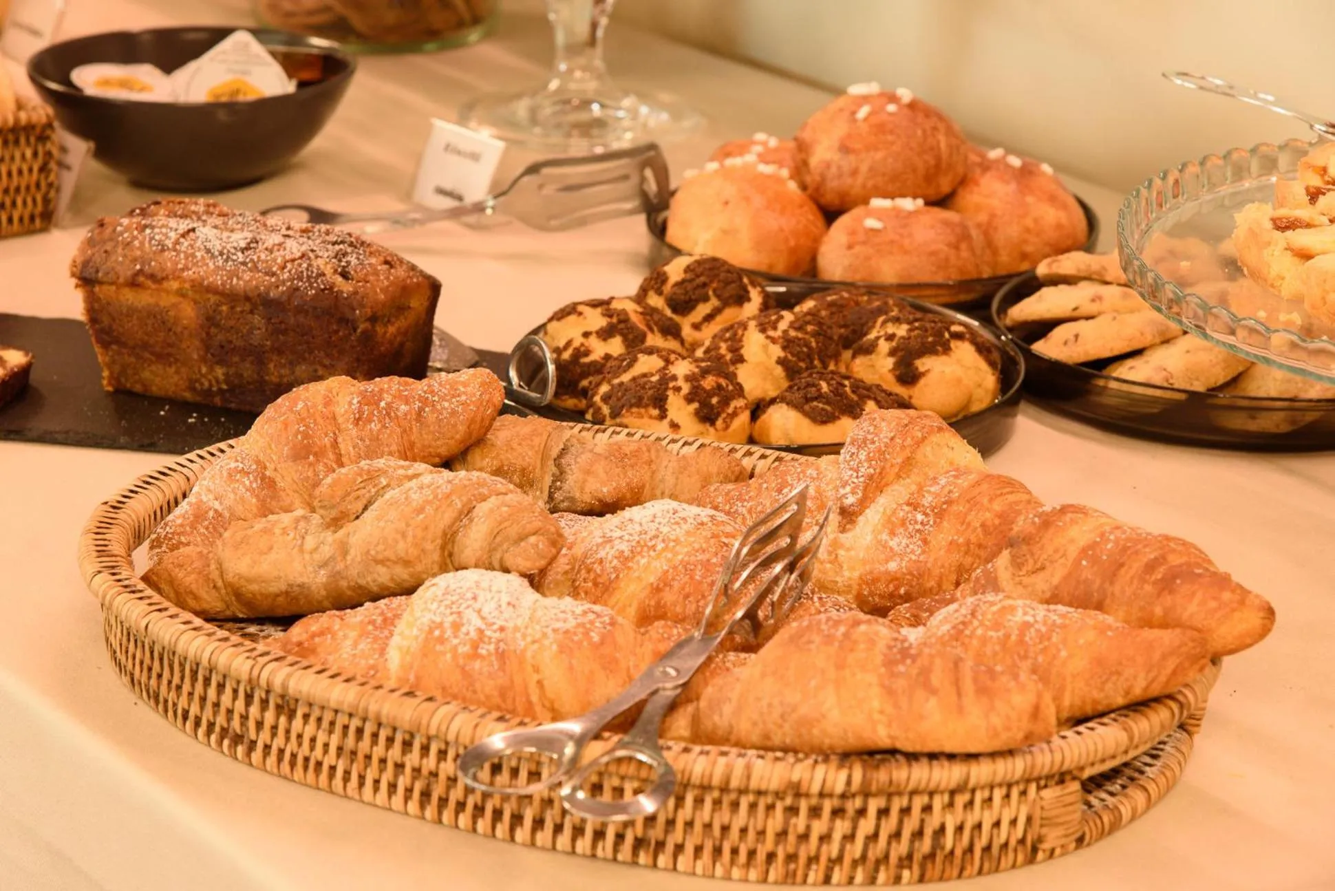 Food and drinks in Hotel Zenit