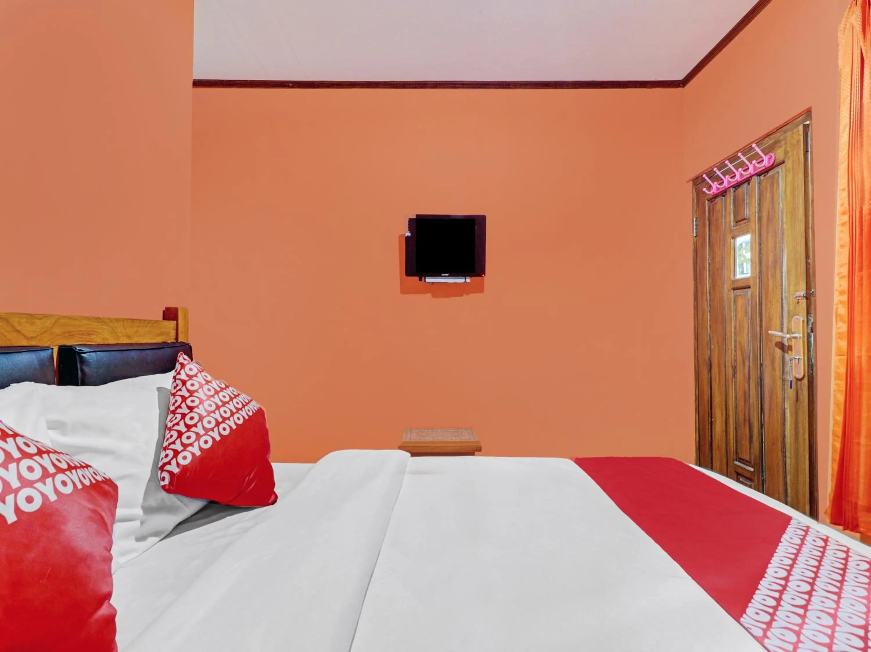 Bedroom, Bed in OYO 90454 Adinda Homestay Cibodas Lembang