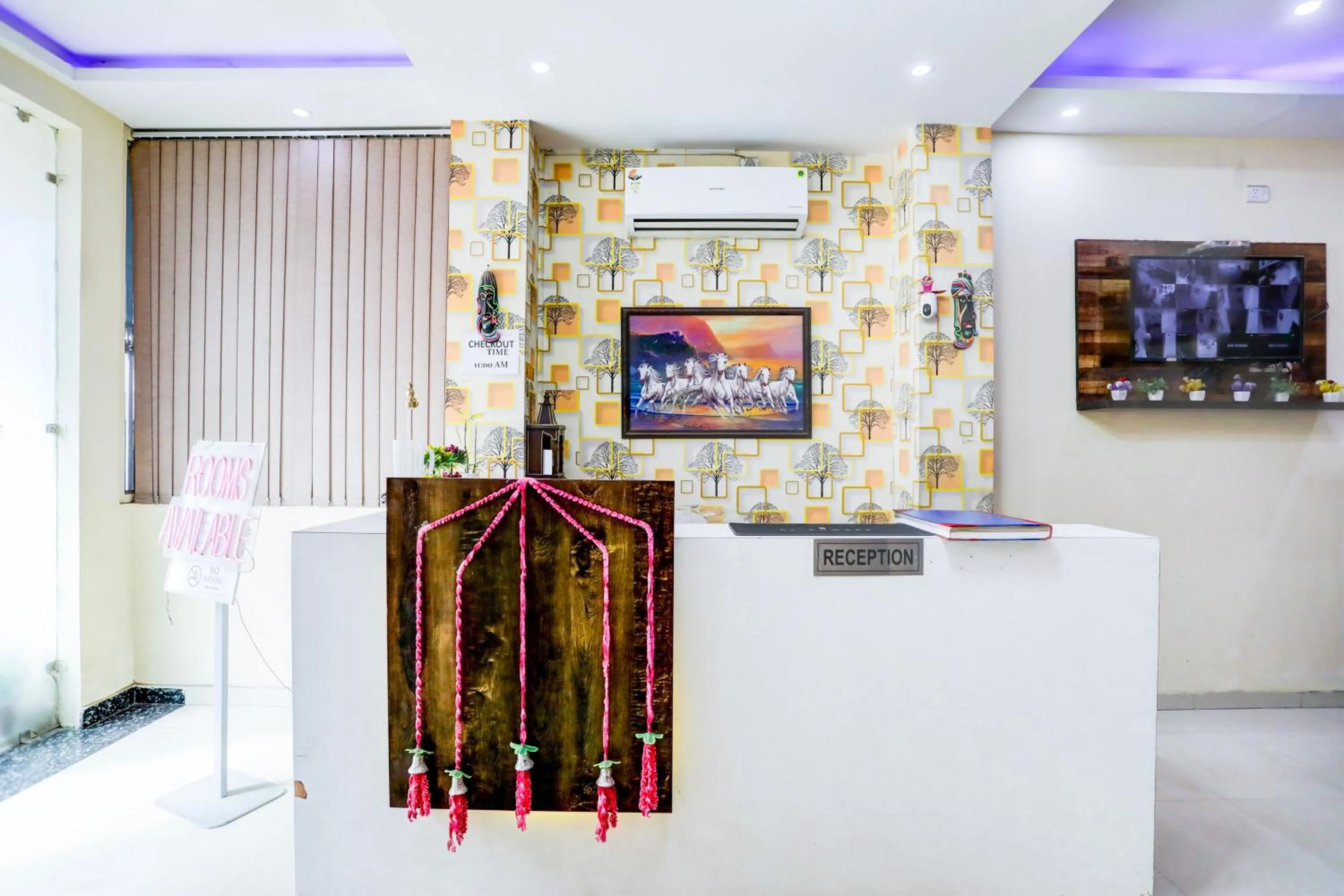 Lobby or reception in Hotel Royal Sky Luxury Near Delhi Airport