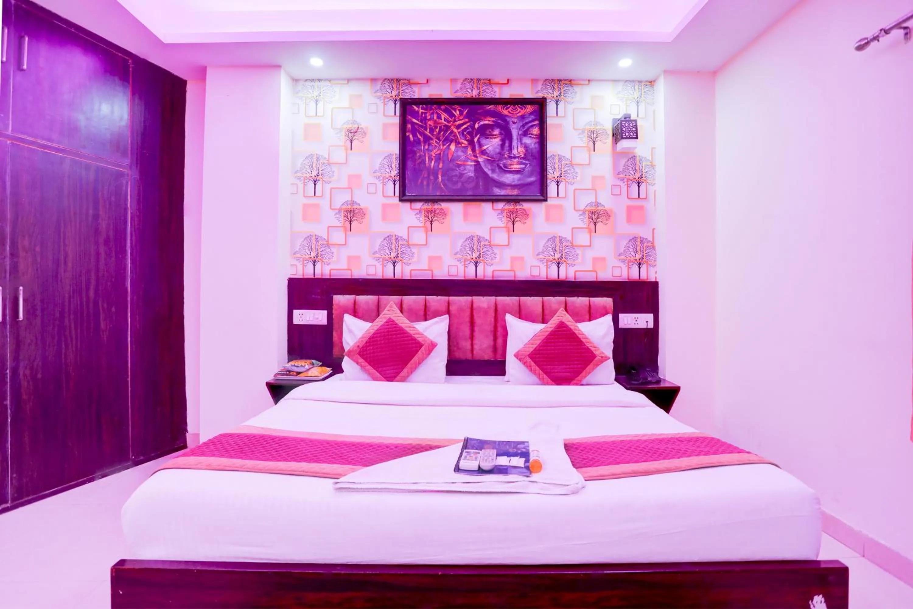 Bed in Hotel Royal Sky Luxury Near Delhi Airport