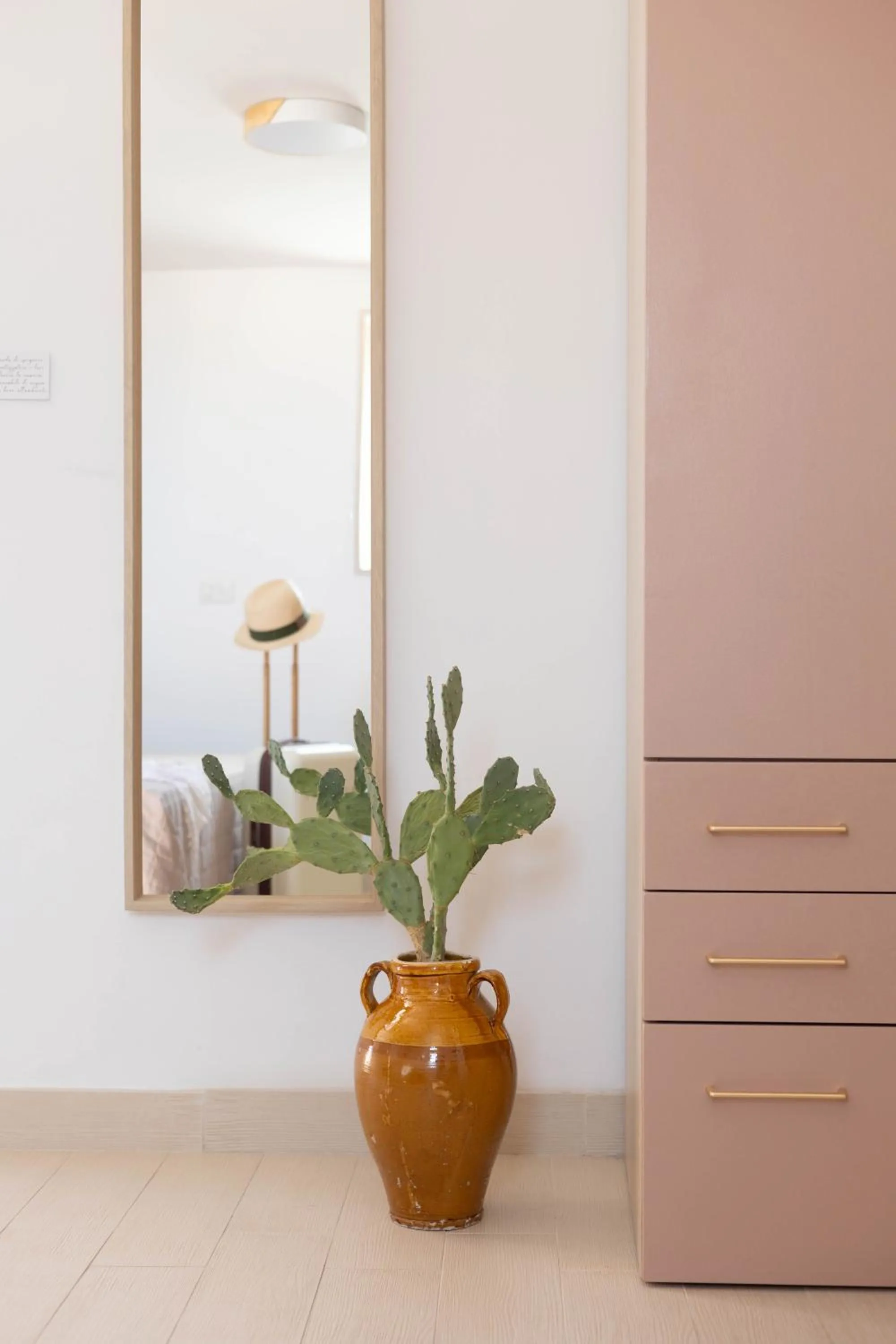 wardrobe in Viesthouse B&B