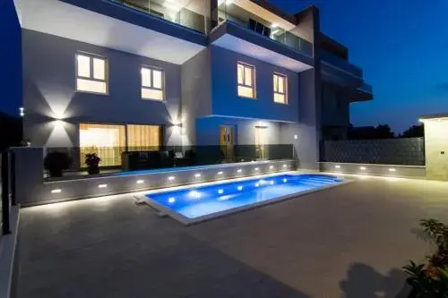 Luxury Sunset Residences - Okrug Gornji Luxury Sunset Residences - Okrug Gornji