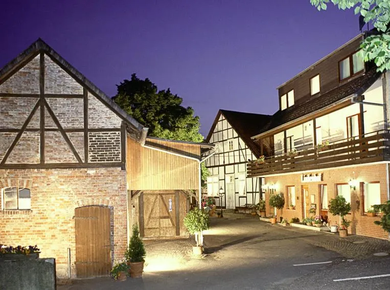 Facade/entrance in Landgasthaus & Hotel Lindenhof