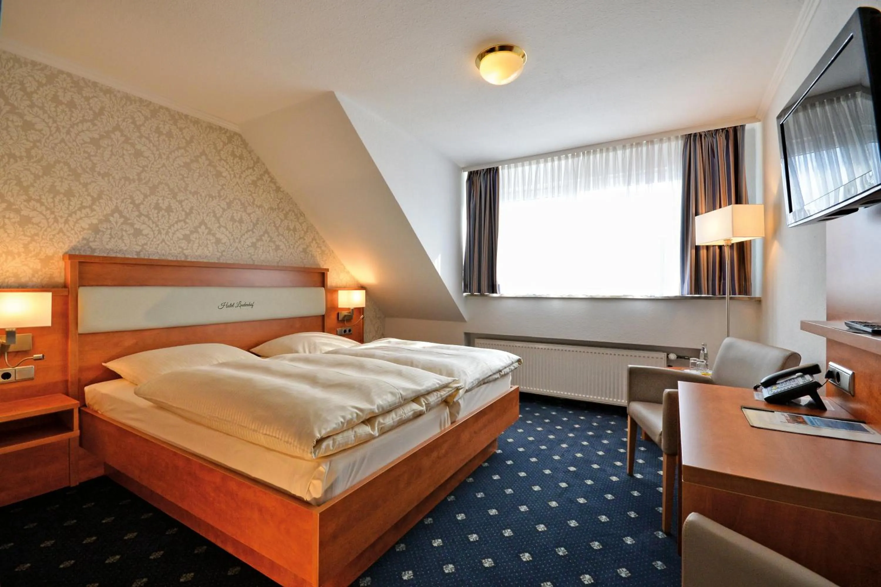 Photo of the whole room, Bed in Landgasthaus & Hotel Lindenhof