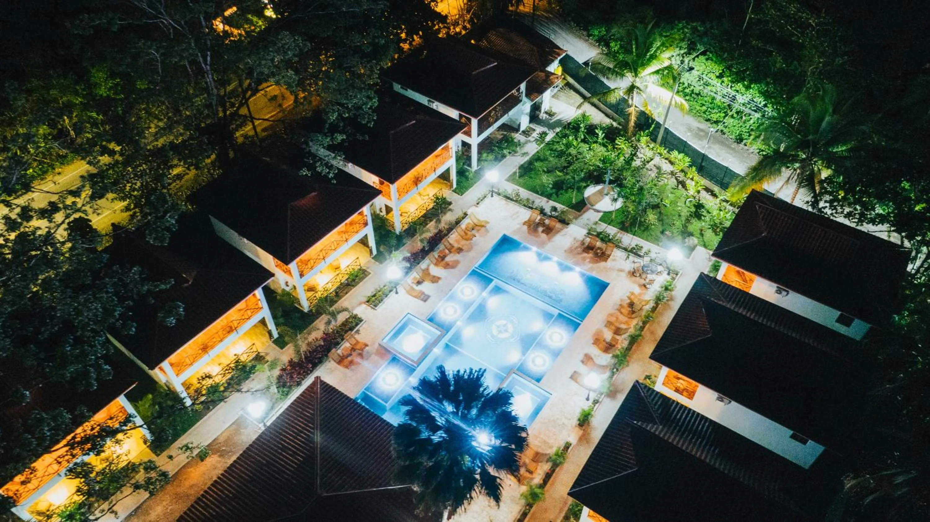 Swimming pool in Bungalows Punta Uva