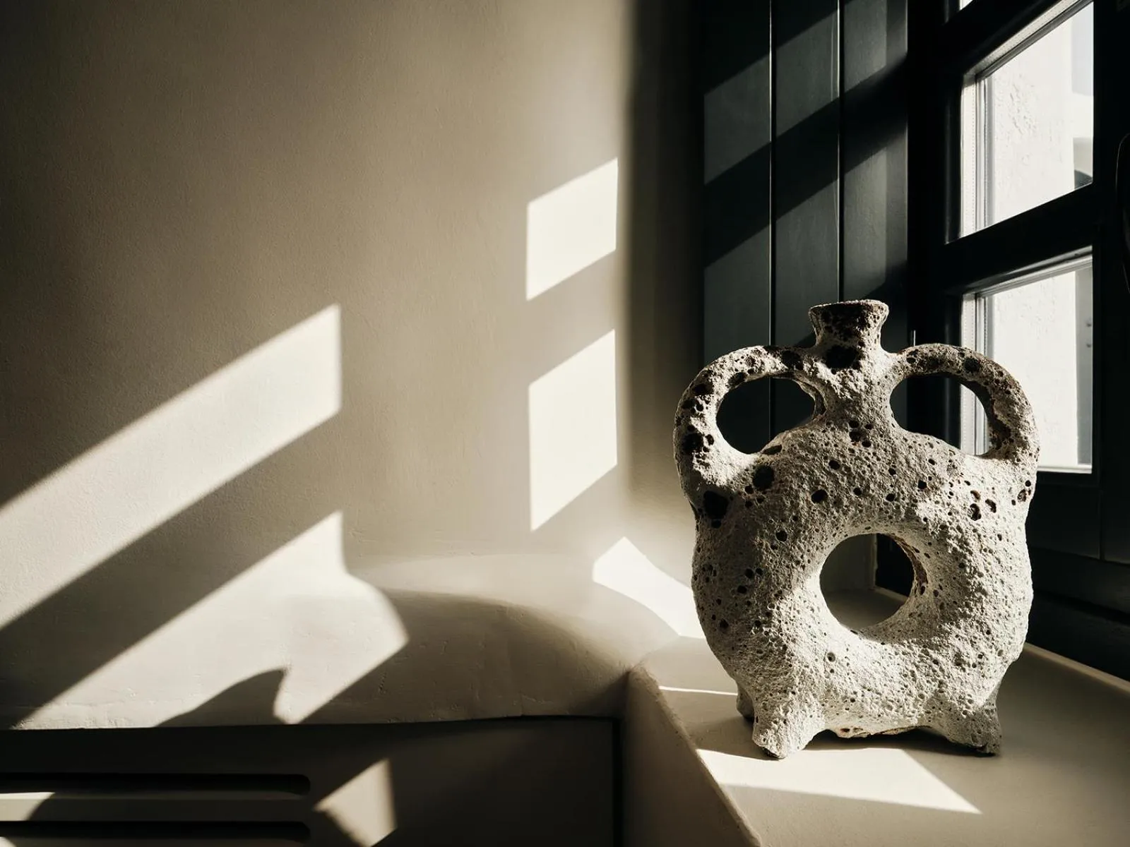 Decorative detail in Abyss Santorini