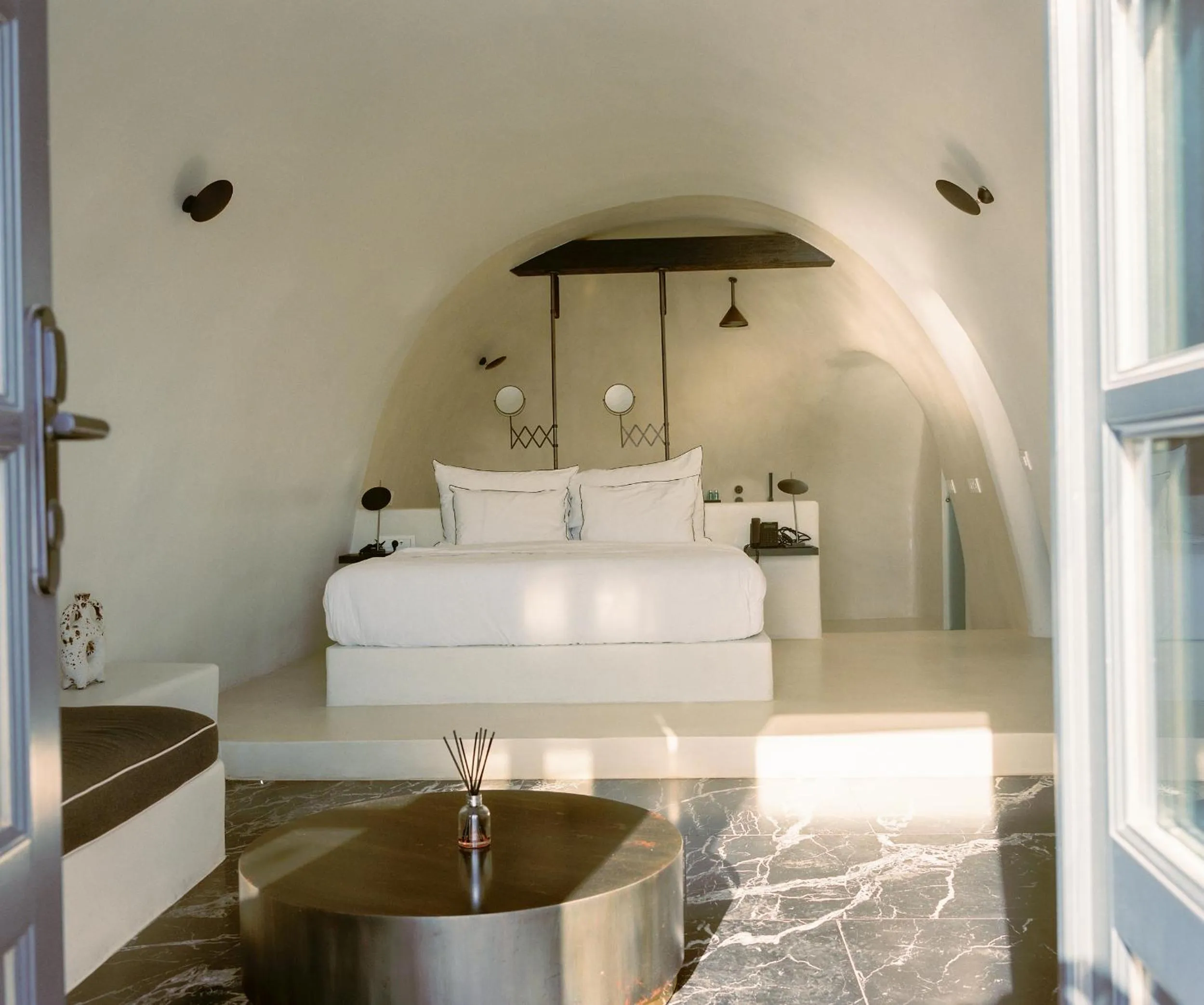 Photo of the whole room, Bed in Abyss Santorini