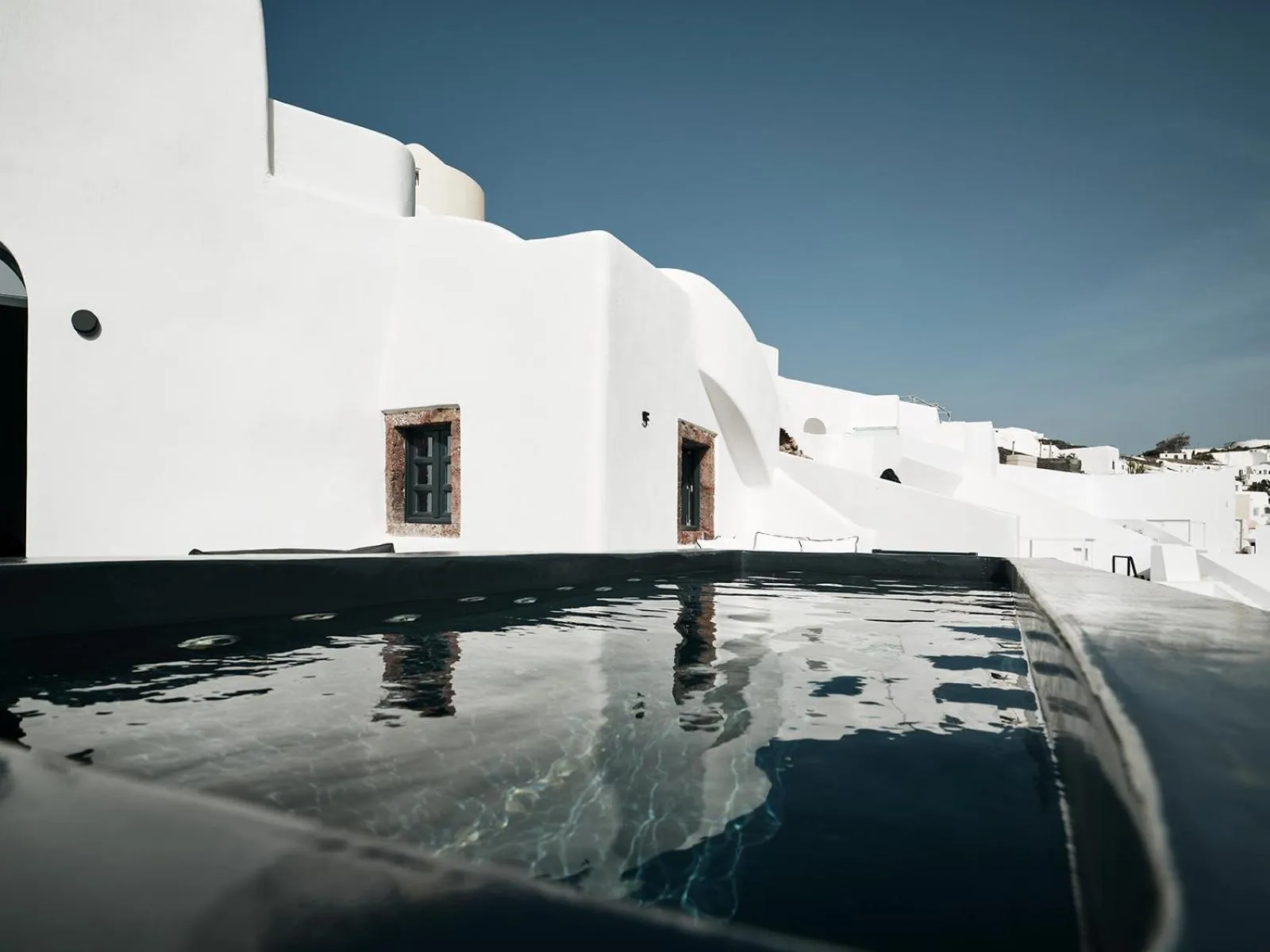 Property building in Abyss Santorini