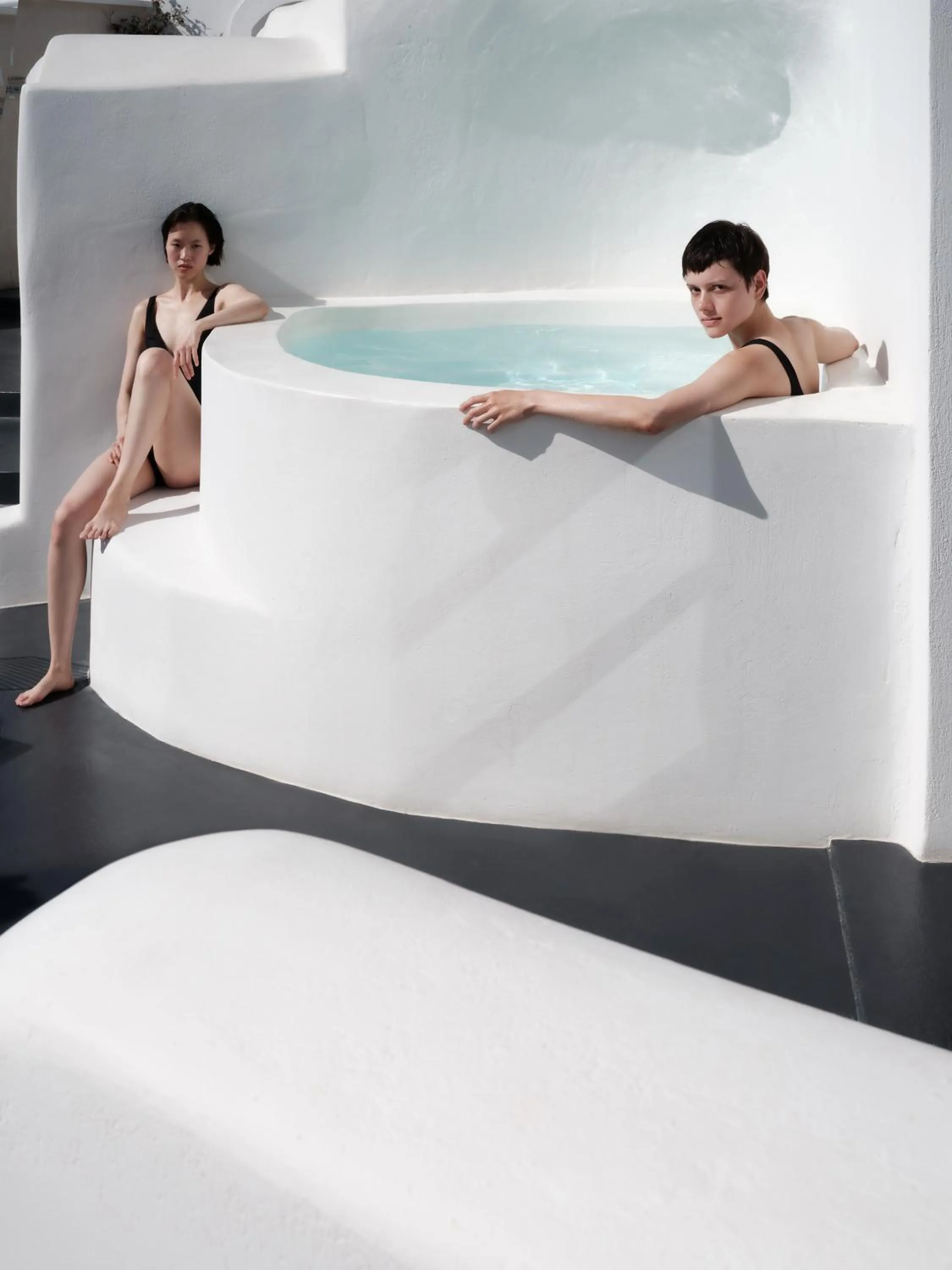 Hot Tub, Bed in Abyss Santorini