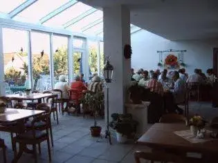 Restaurant/Places to Eat in Neukirchener Hof