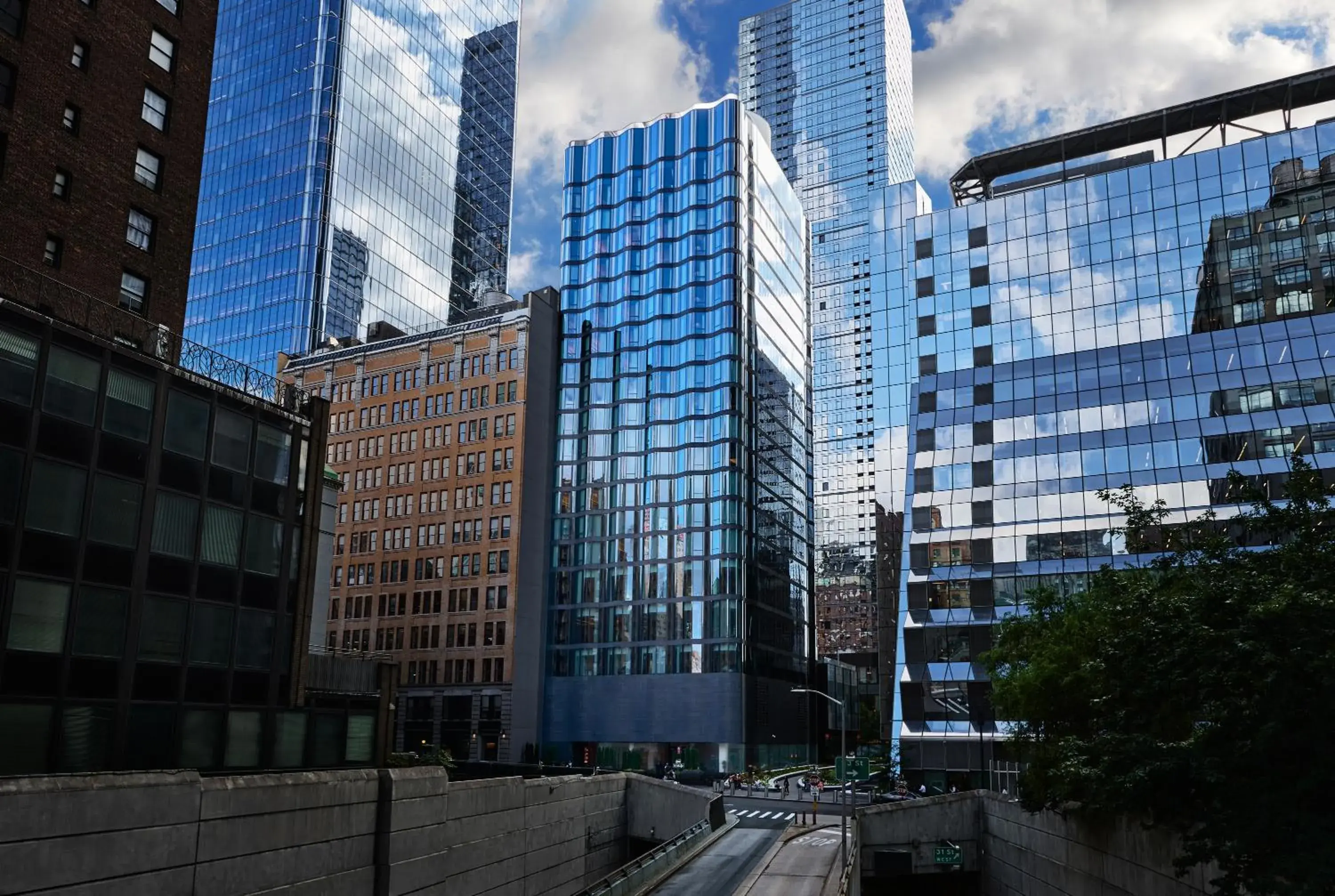 Property building in Pendry Manhattan West Property building in Pendry Manhattan West