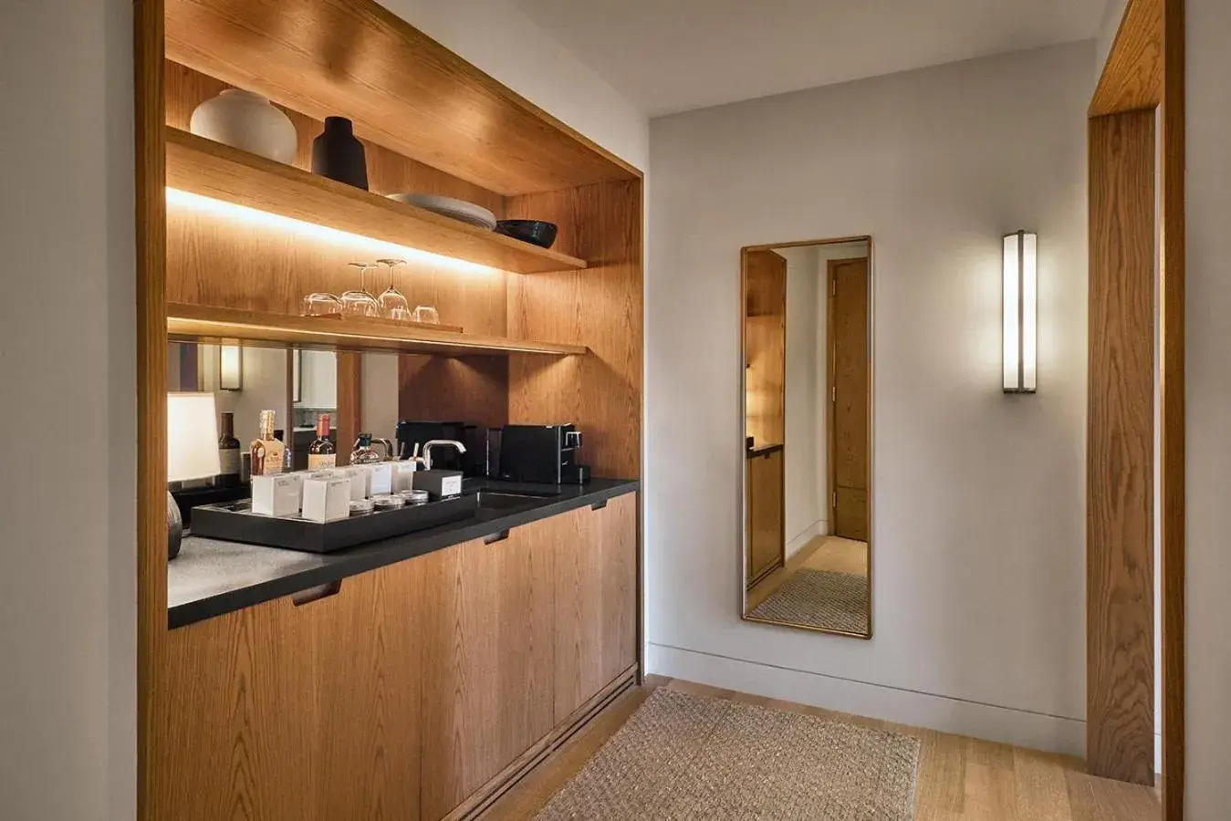 Corner One-Bedroom King Suite in Pendry Manhattan West Corner One-Bedroom King Suite in Pendry Manhattan West